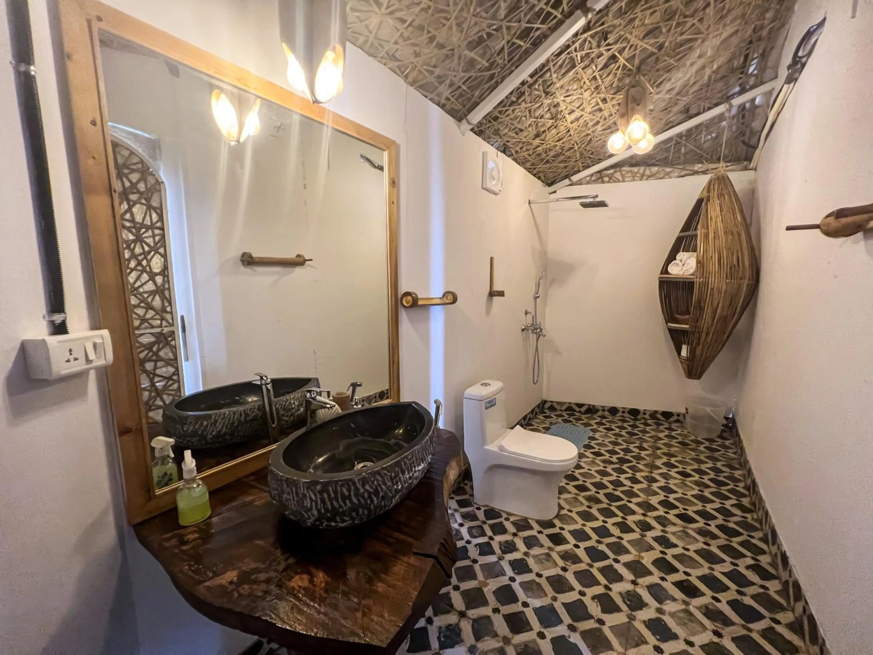 Bathroom in Obrigado by Craftels