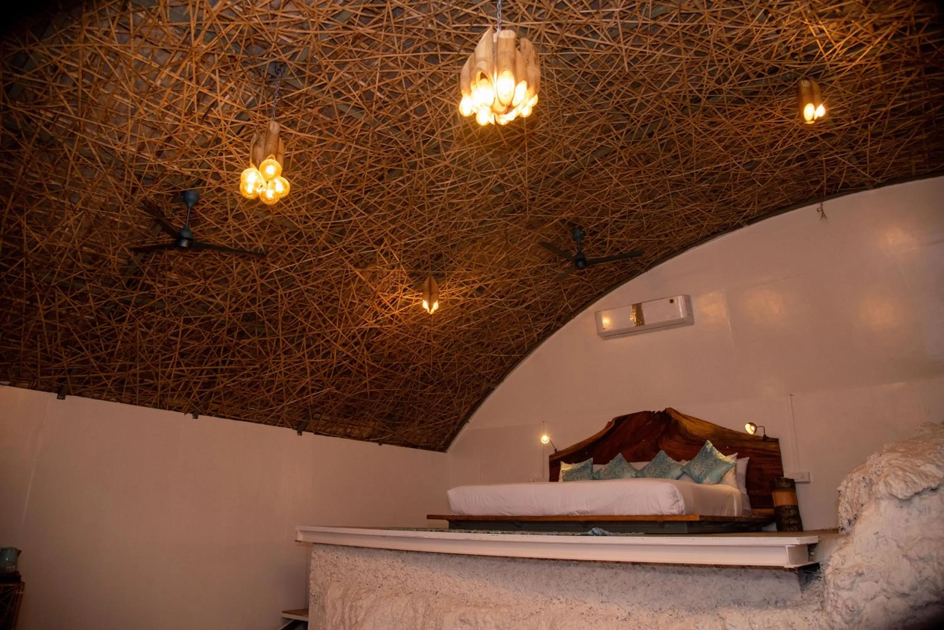 Bed in Obrigado by Craftels