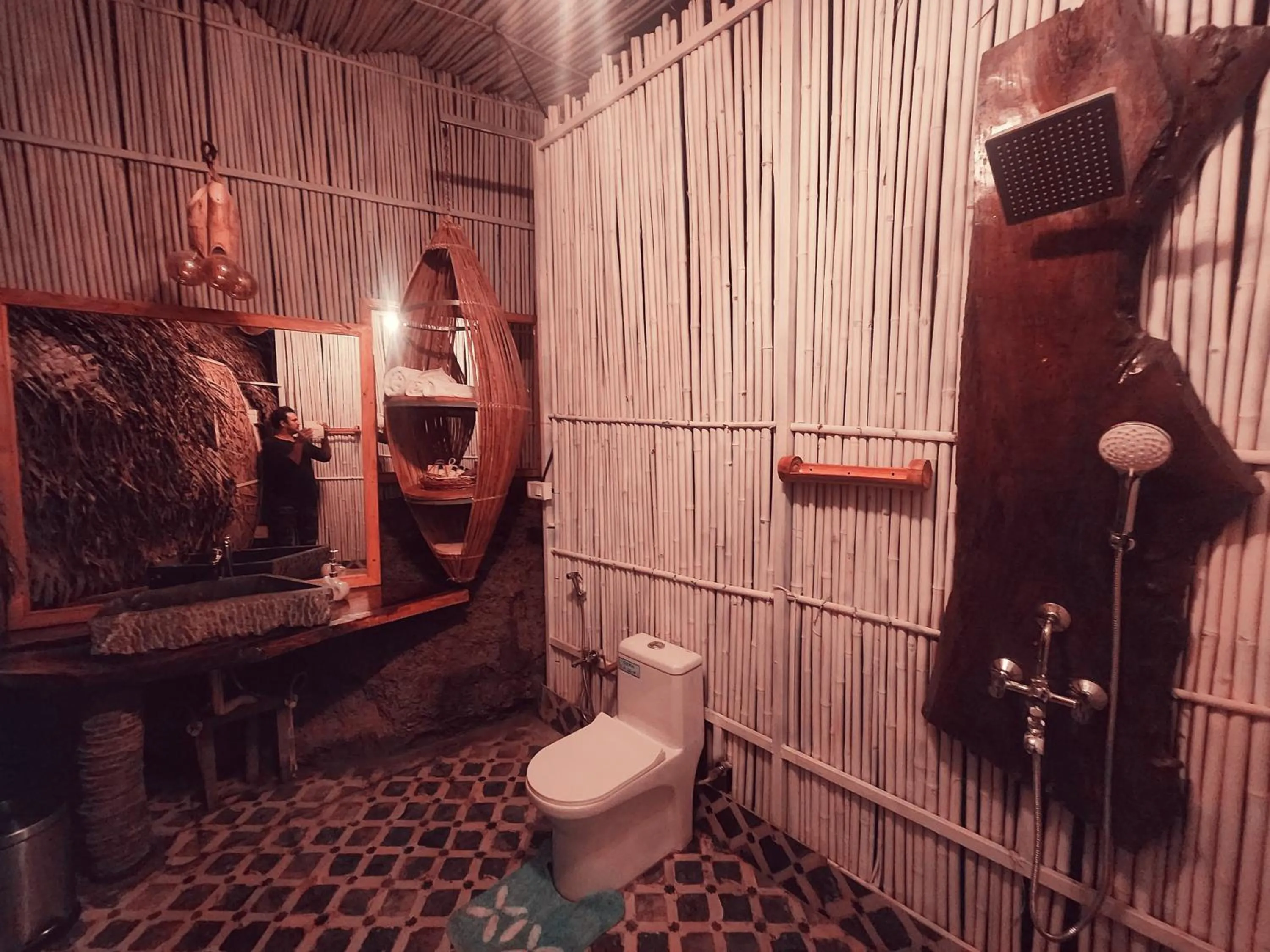 Shower in Obrigado by Craftels