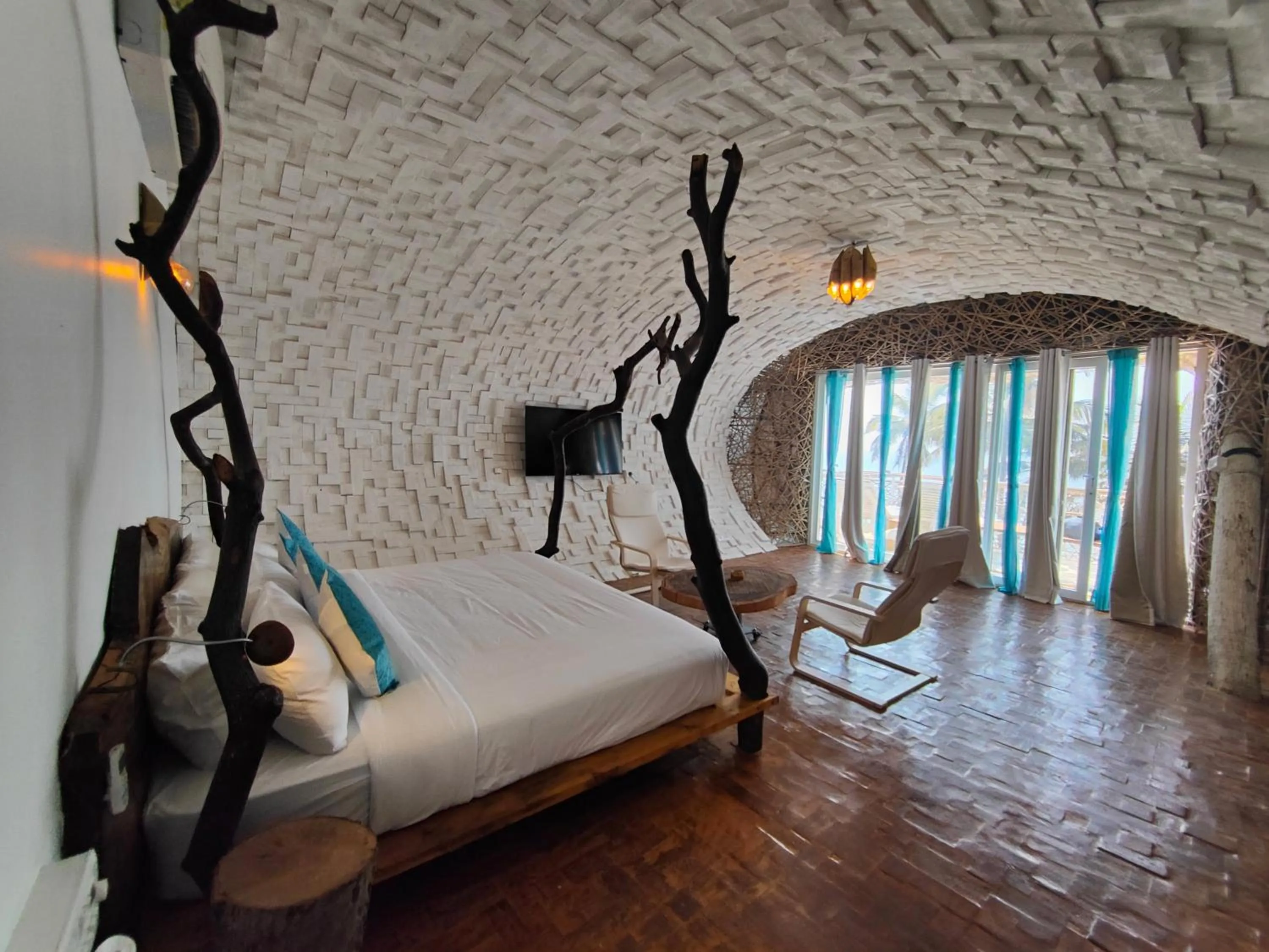 Restaurant/places to eat, Bed in Obrigado by Craftels