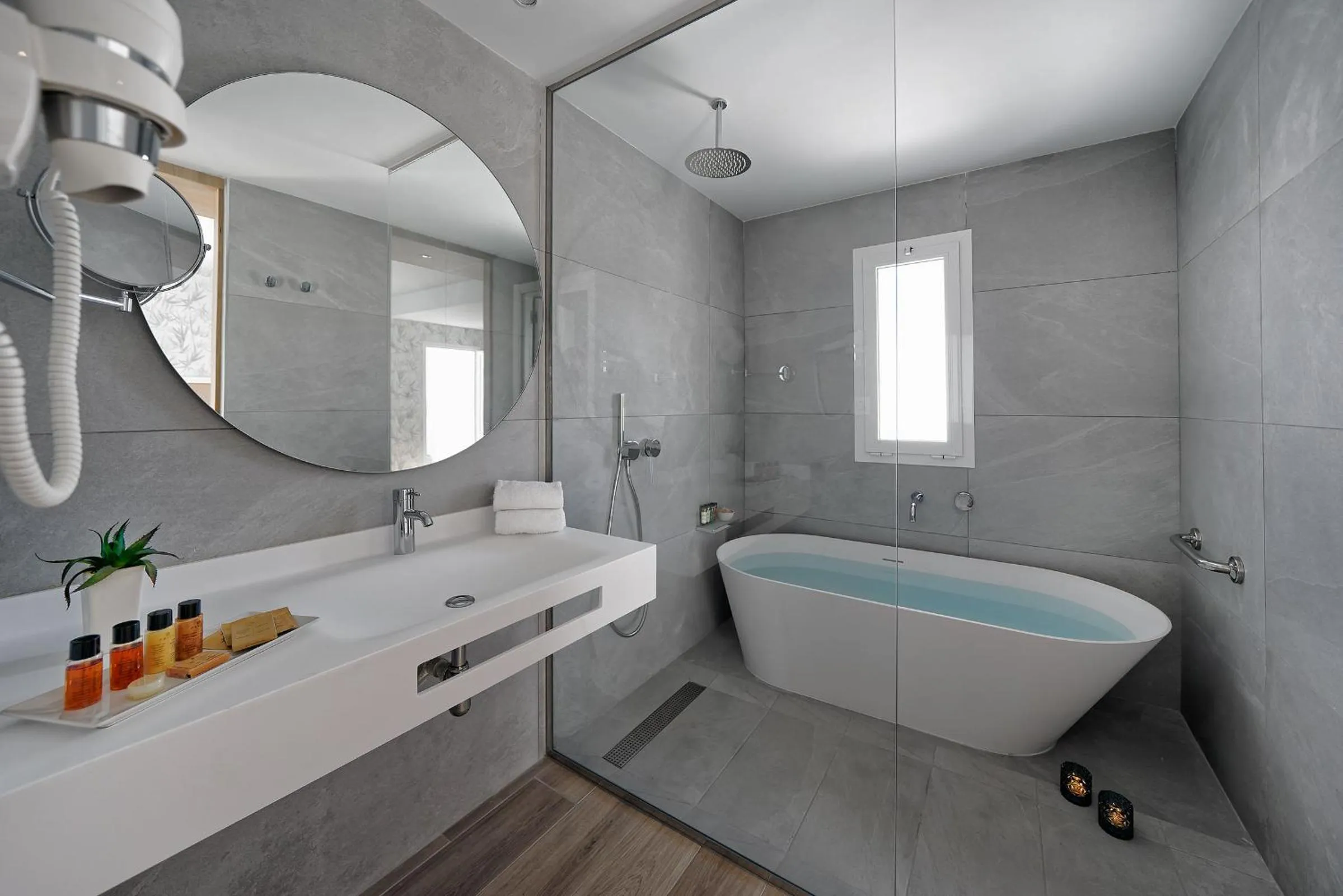 Bathroom in Broncemar Beach Suites