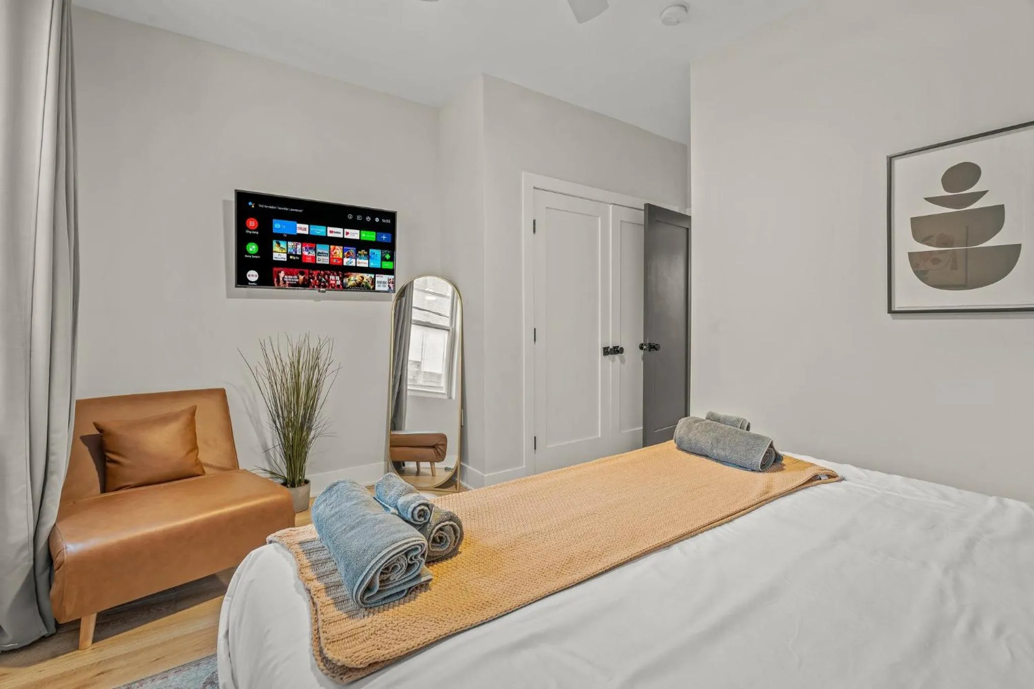 Bed in Kid-Friendly Fishtown Family Retreat with Game Room