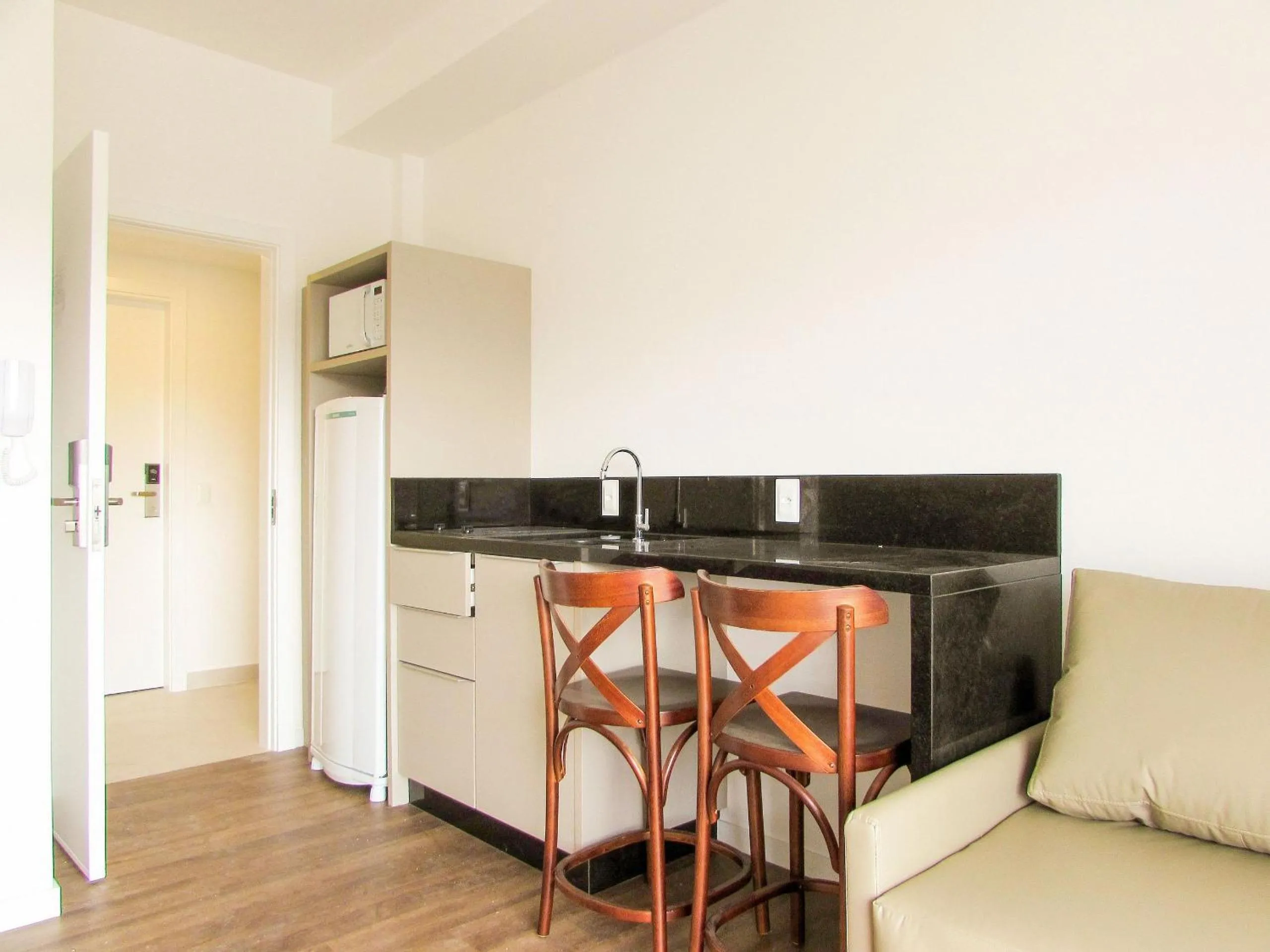 Kitchen or kitchenette in VDC-225 Moderno monoambiente a pocos mts del mar de Bombinhas