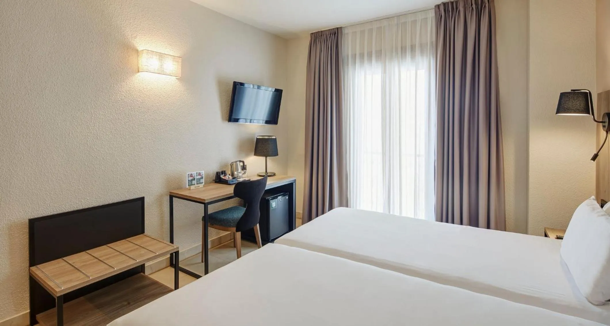 Photo of the whole room, Bed in Hotel Sercotel Alfonso VI