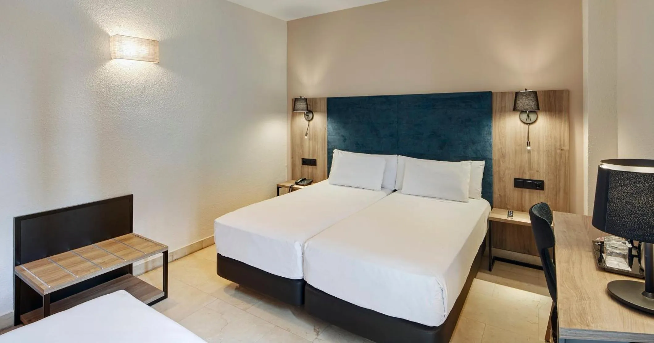 Photo of the whole room, Bed in Hotel Sercotel Alfonso VI