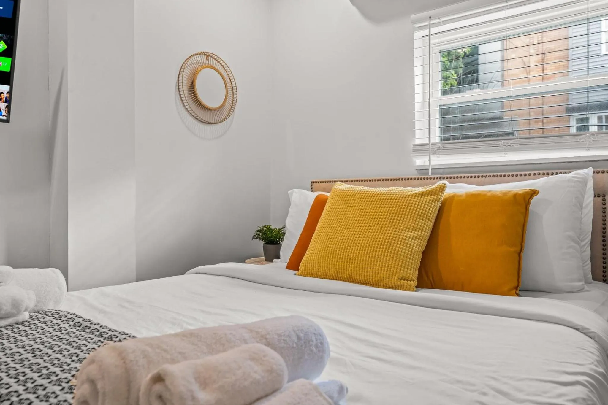 Bed in East Passyunk Trendy Apartment