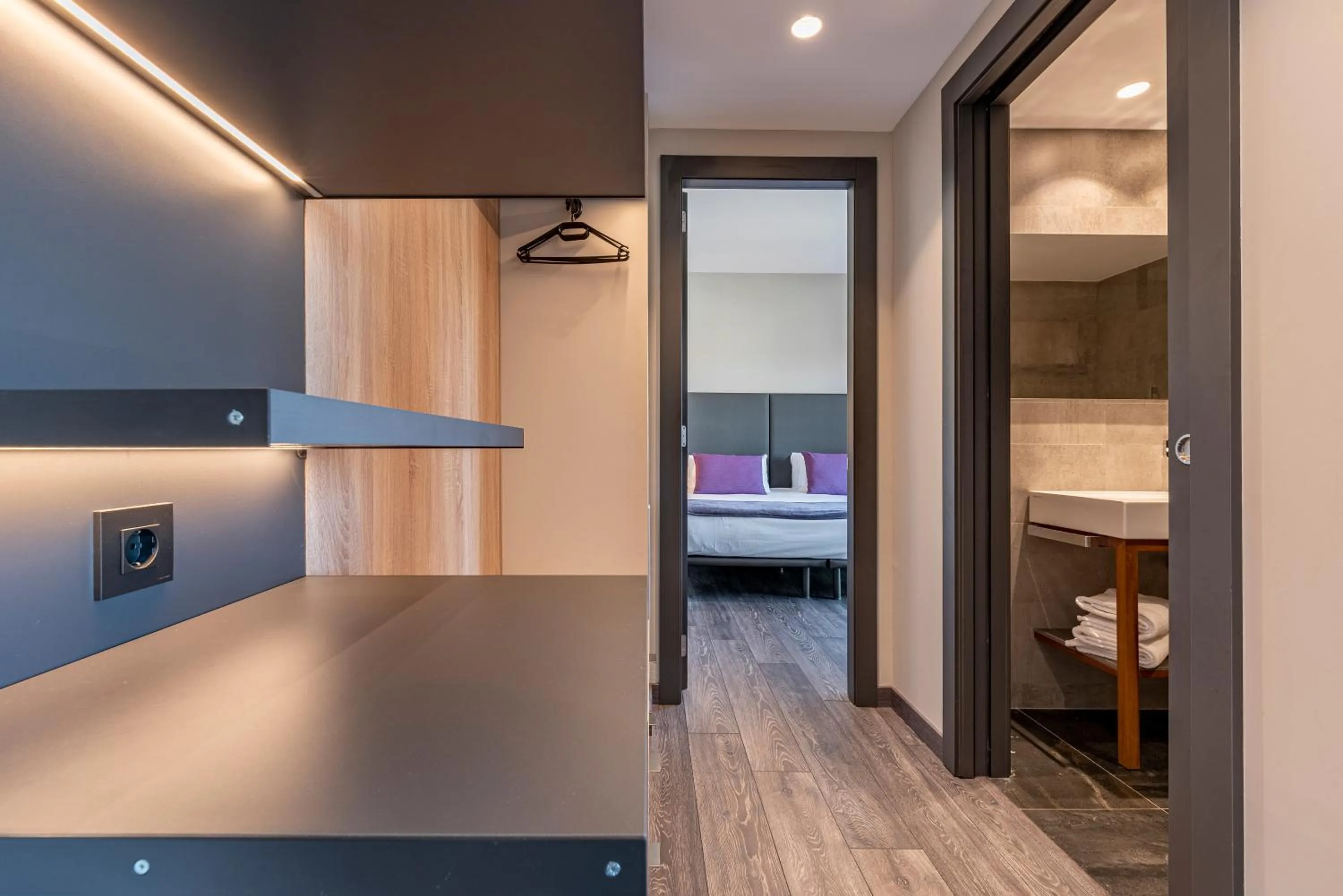 Bedroom, Bed in Astari