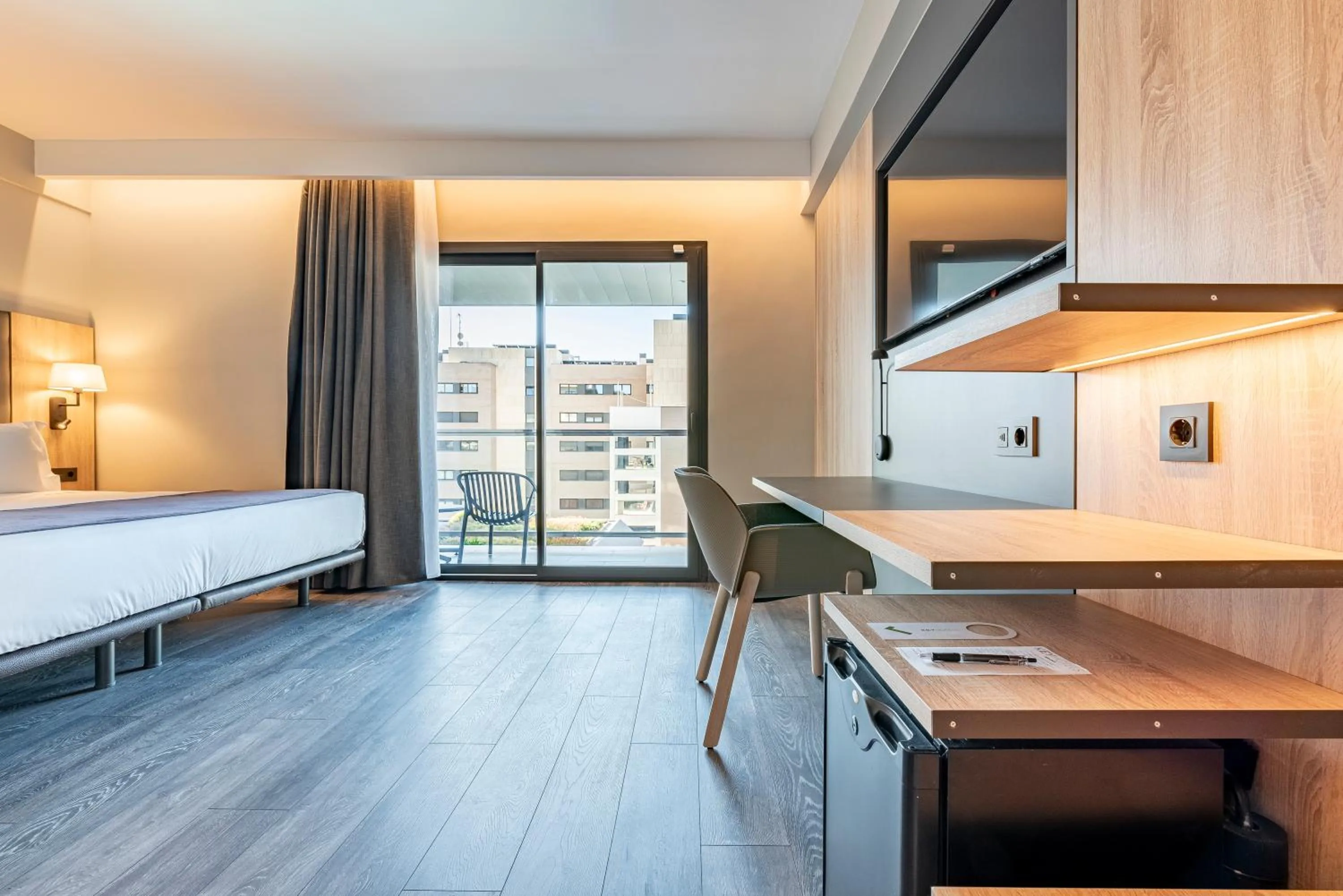 Photo of the whole room, Bed in Astari