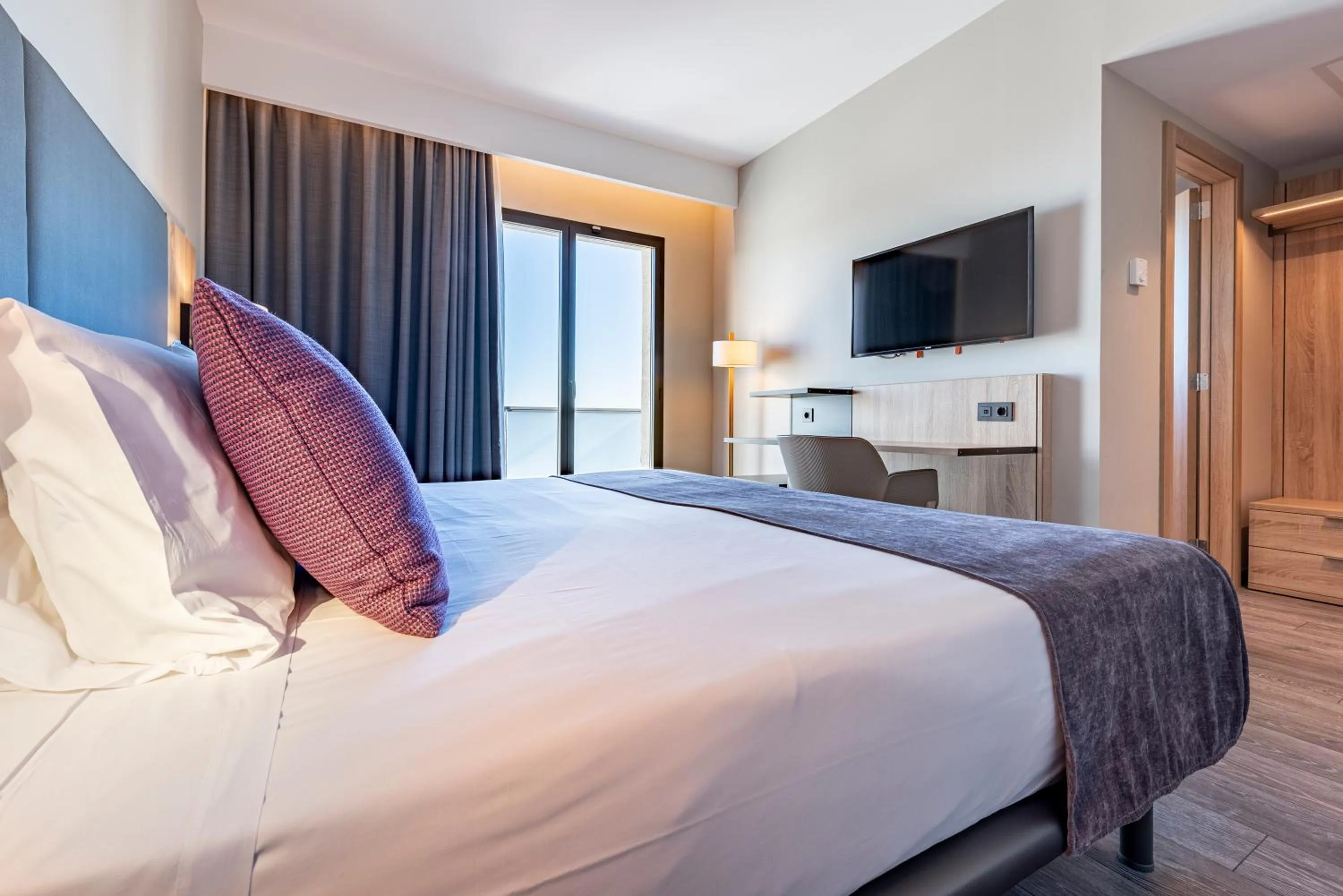 Bedroom, Bed in Astari