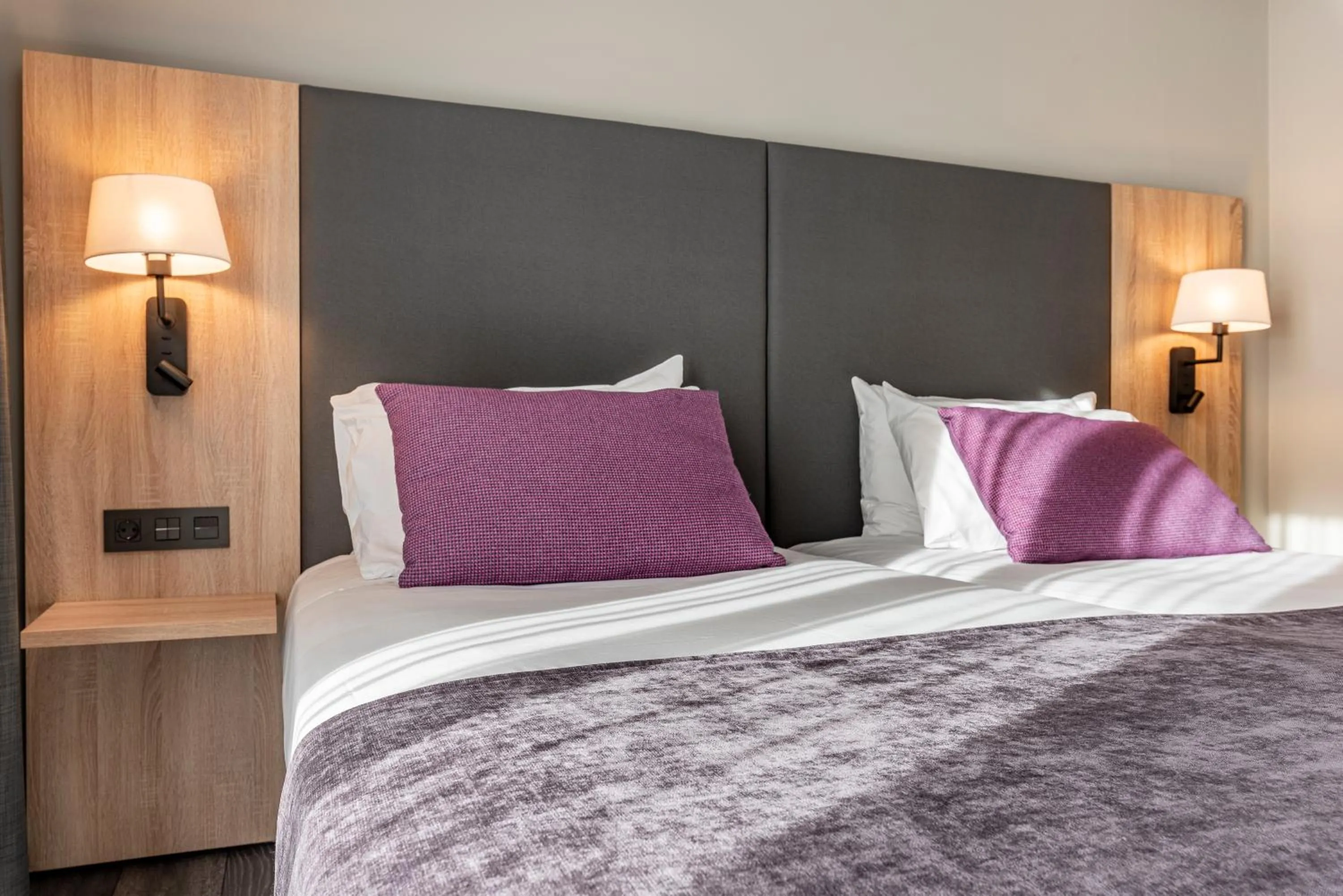 Bedroom, Bed in Astari