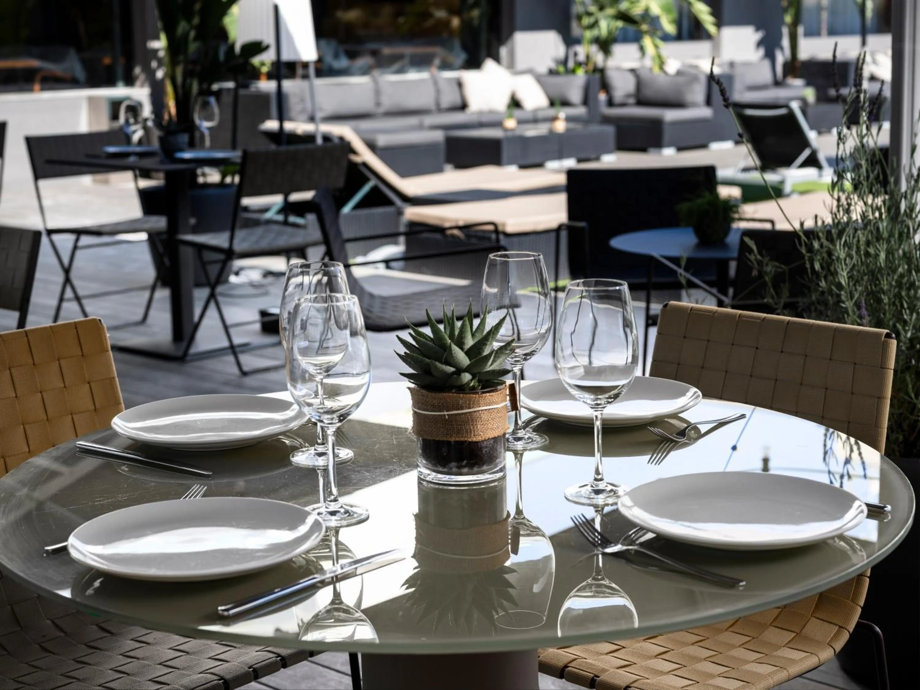 Restaurant/places to eat in Astari