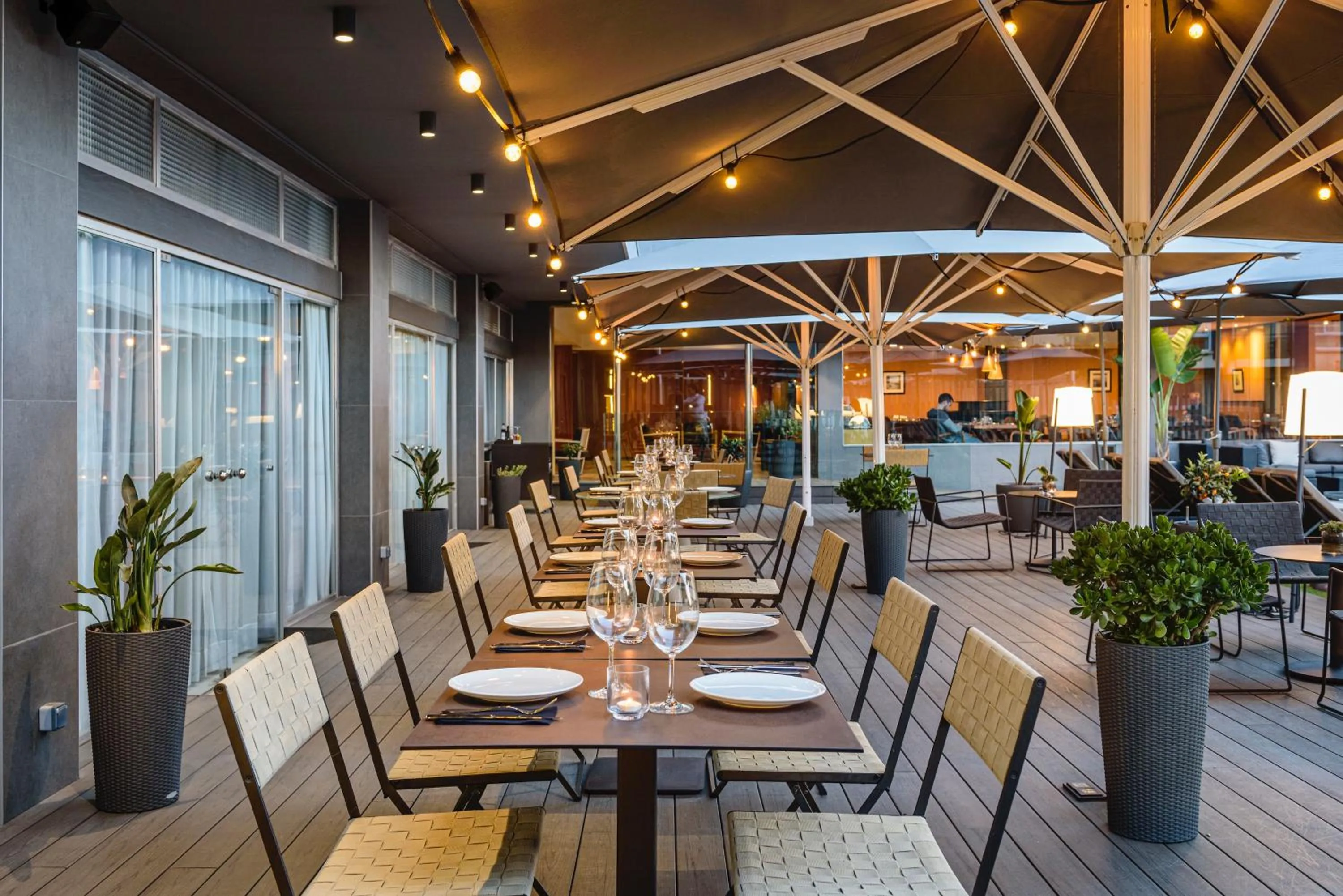 Restaurant/places to eat in Astari