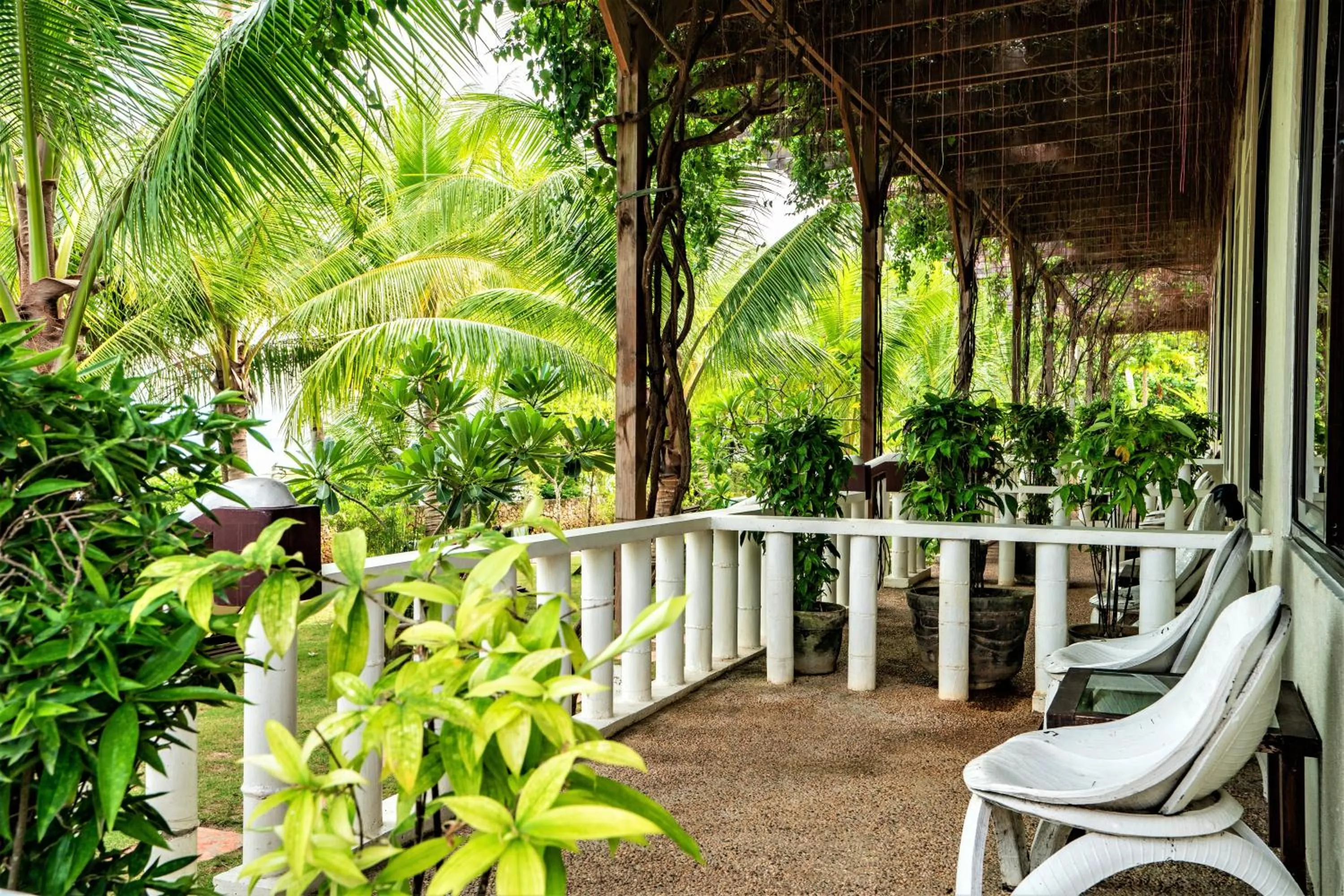 Balcony/Terrace in Island View Beachfront Resort