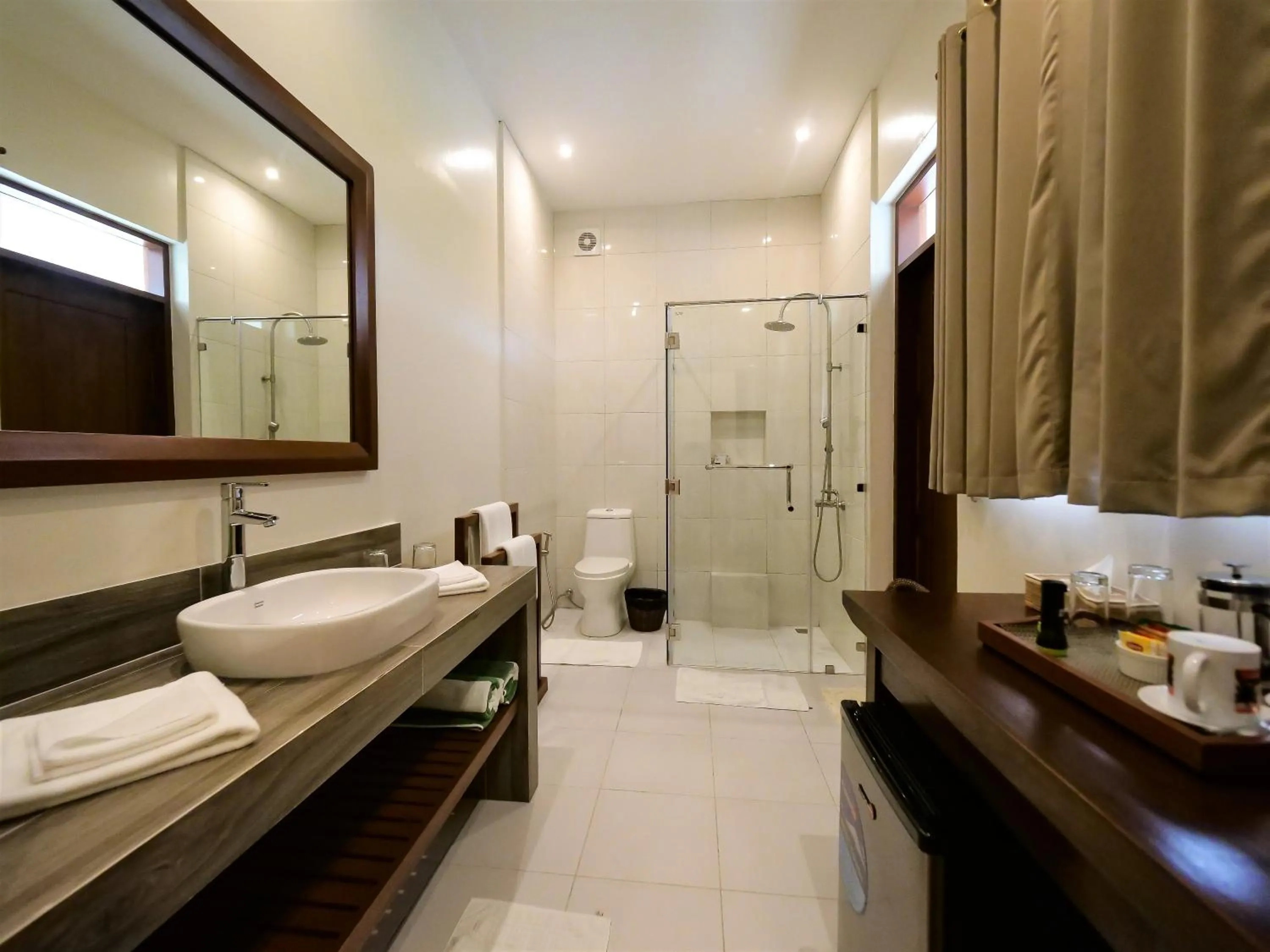 Bathroom in Island View Beachfront Resort