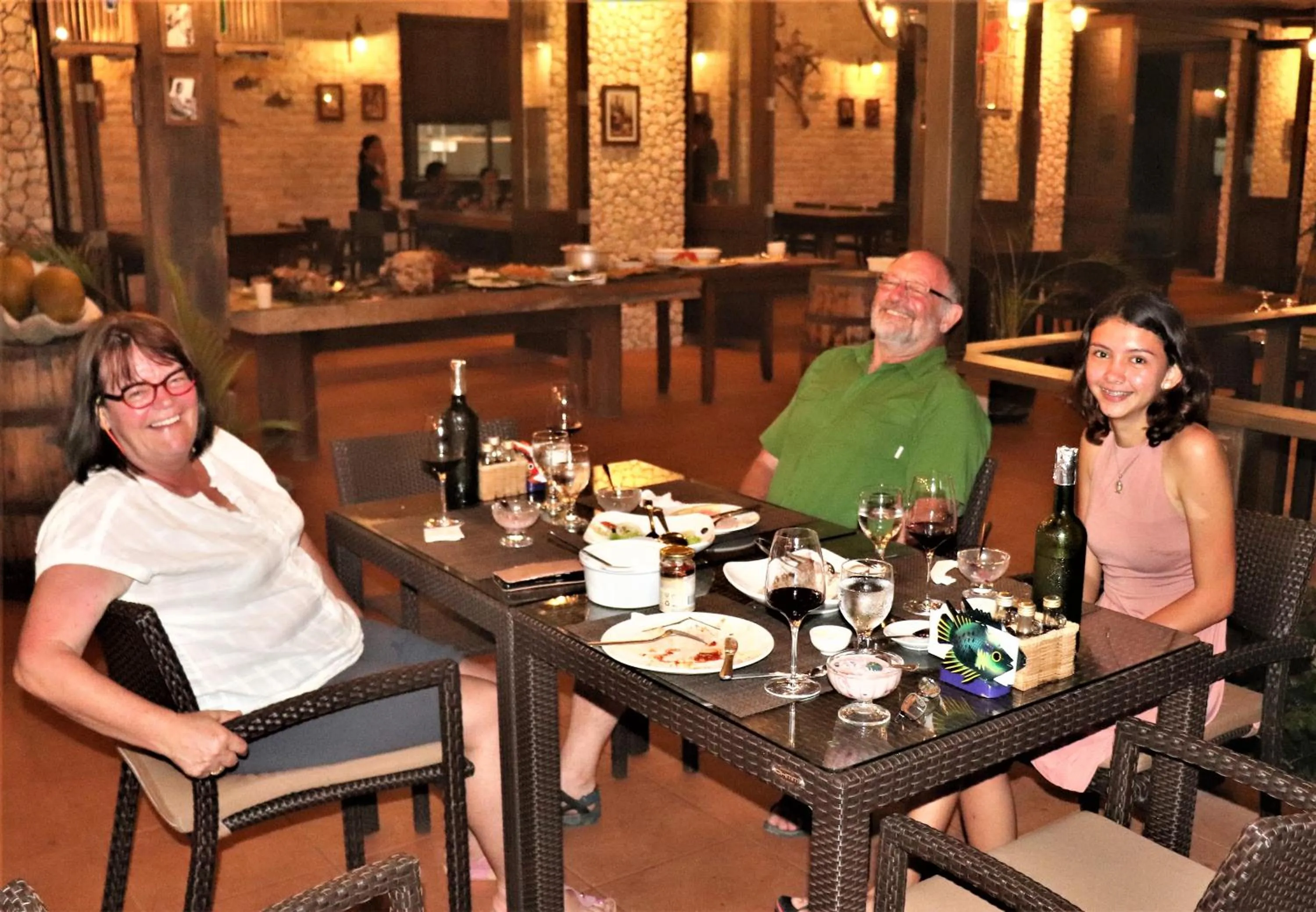 Restaurant/places to eat in Island View Beachfront Resort