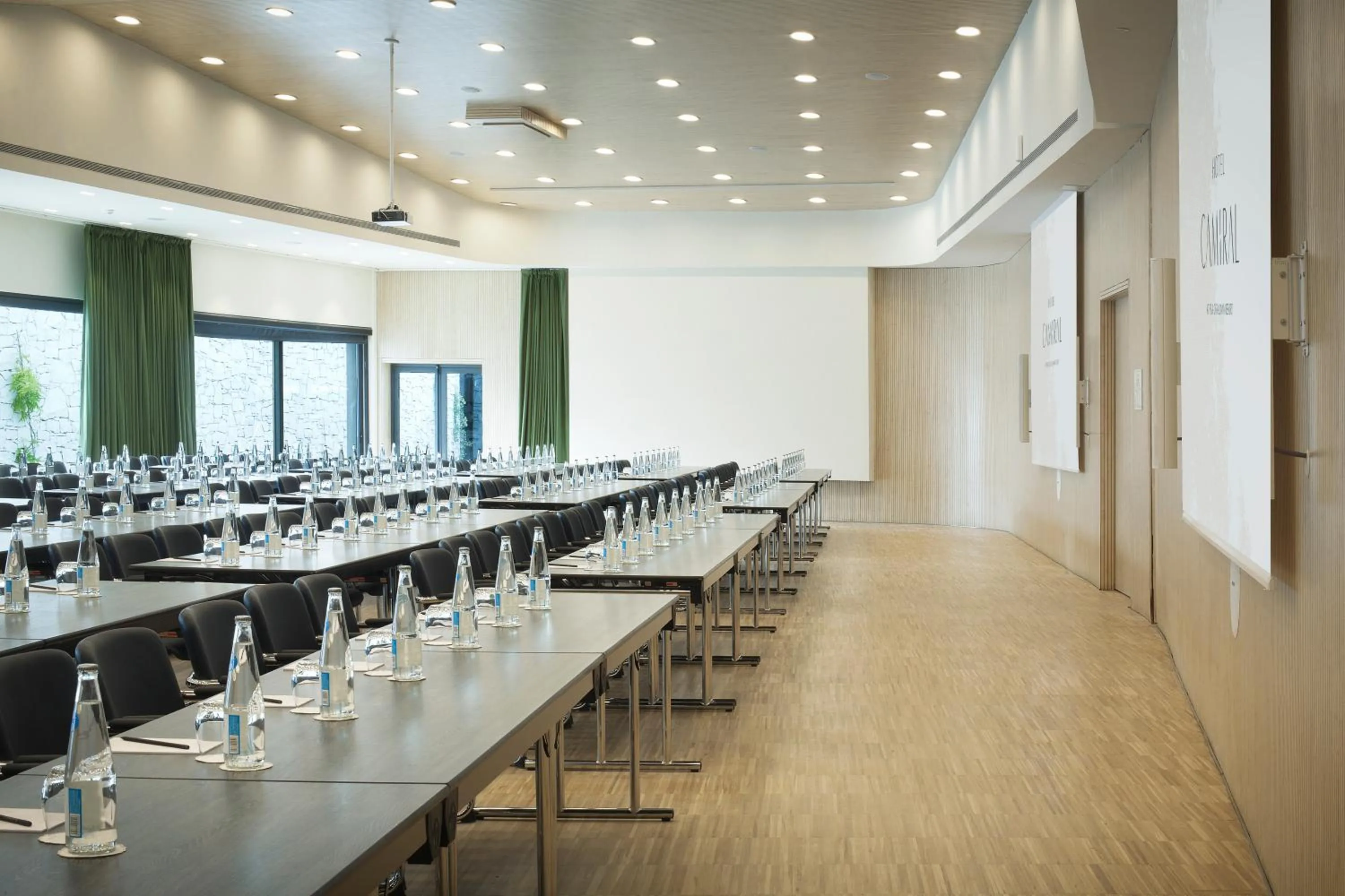 Business facilities in Hotel Camiral - The Leading Hotels of the World