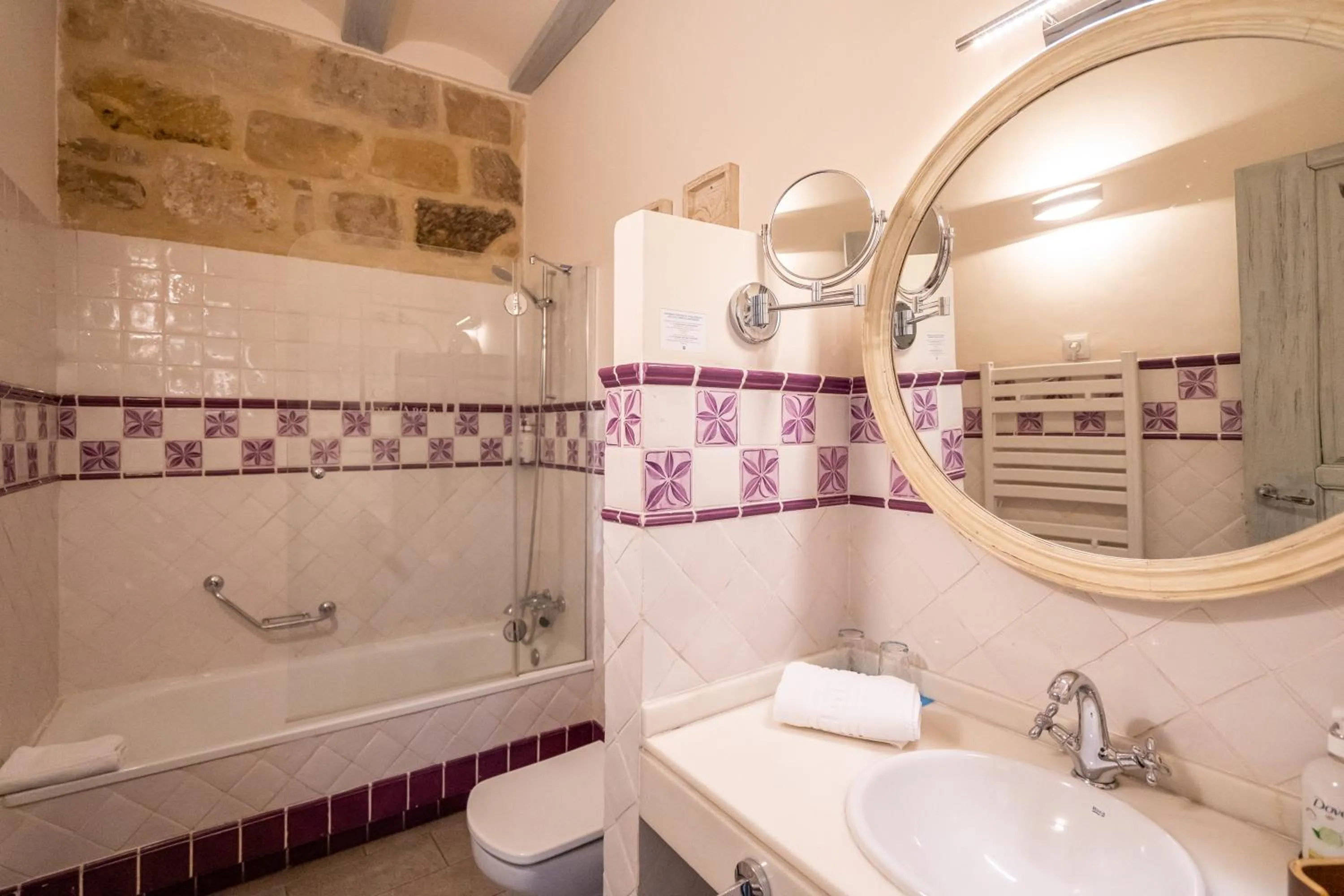 Bathroom in YIT La Casona del Arco