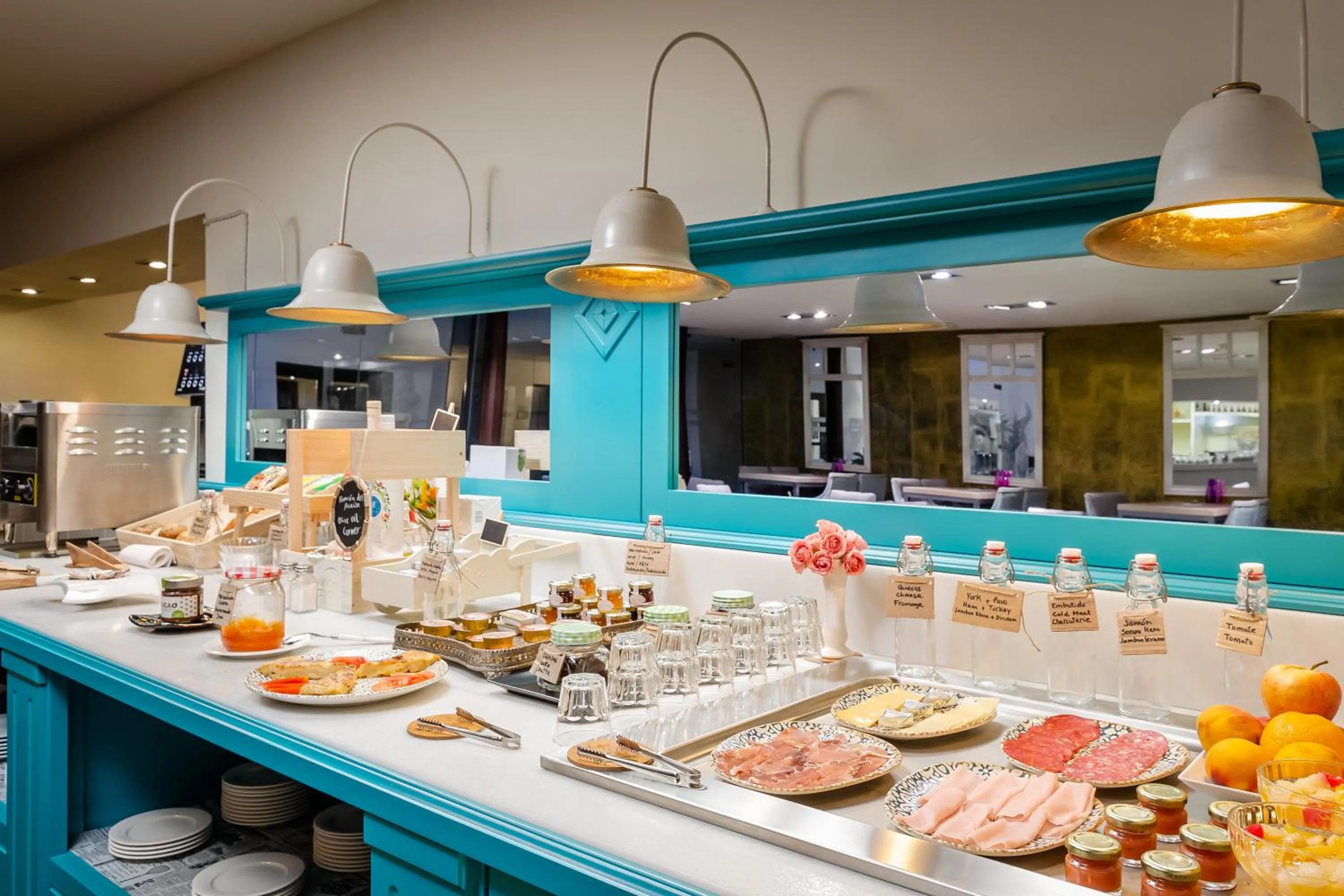 Food and drinks in YIT La Casona del Arco