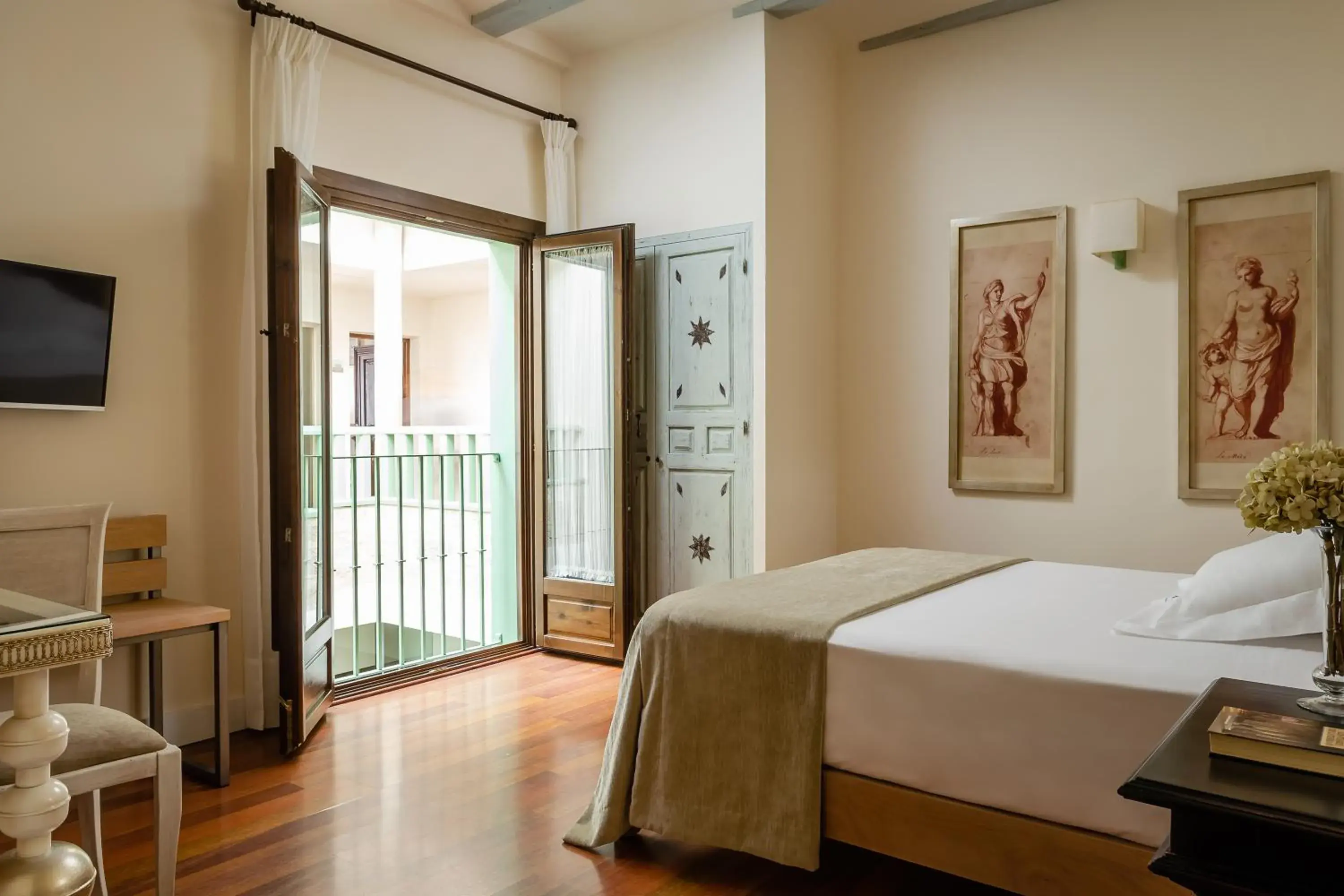 Twin/Double room single use in YIT La Casona del Arco Twin/Double room single use in YIT La Casona del Arco