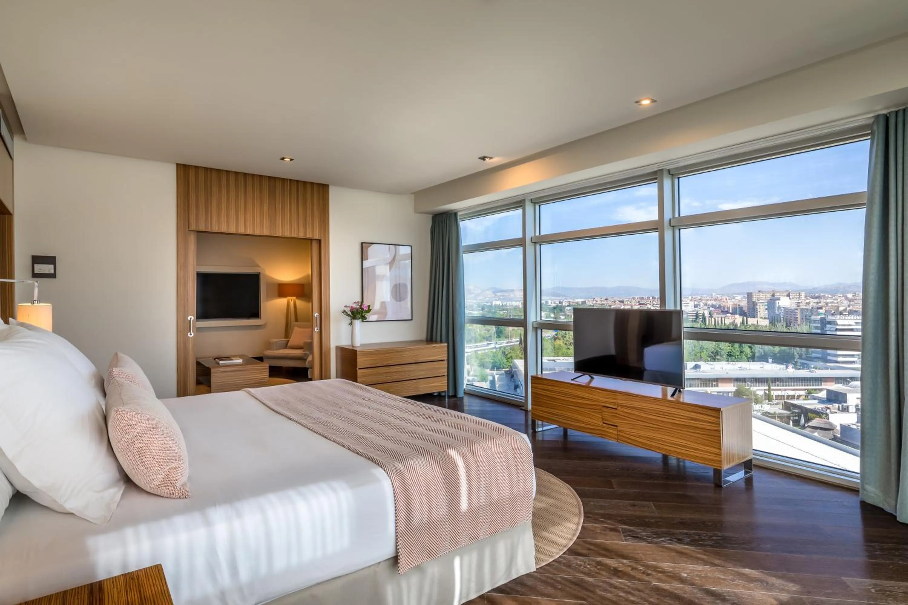 City view, Bed in Barceló Granada Congress