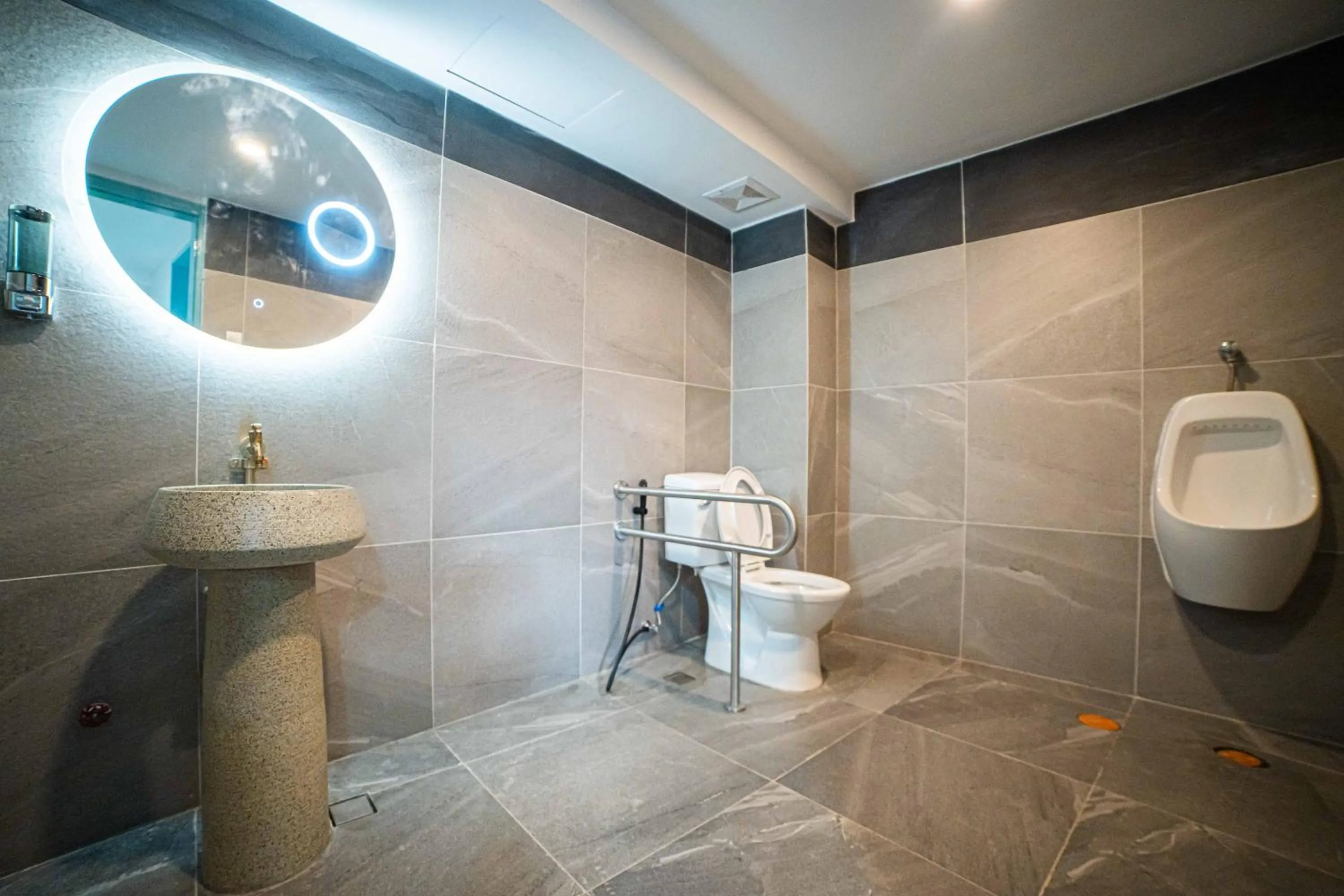 Facility for disabled guests in Seeya Hotel