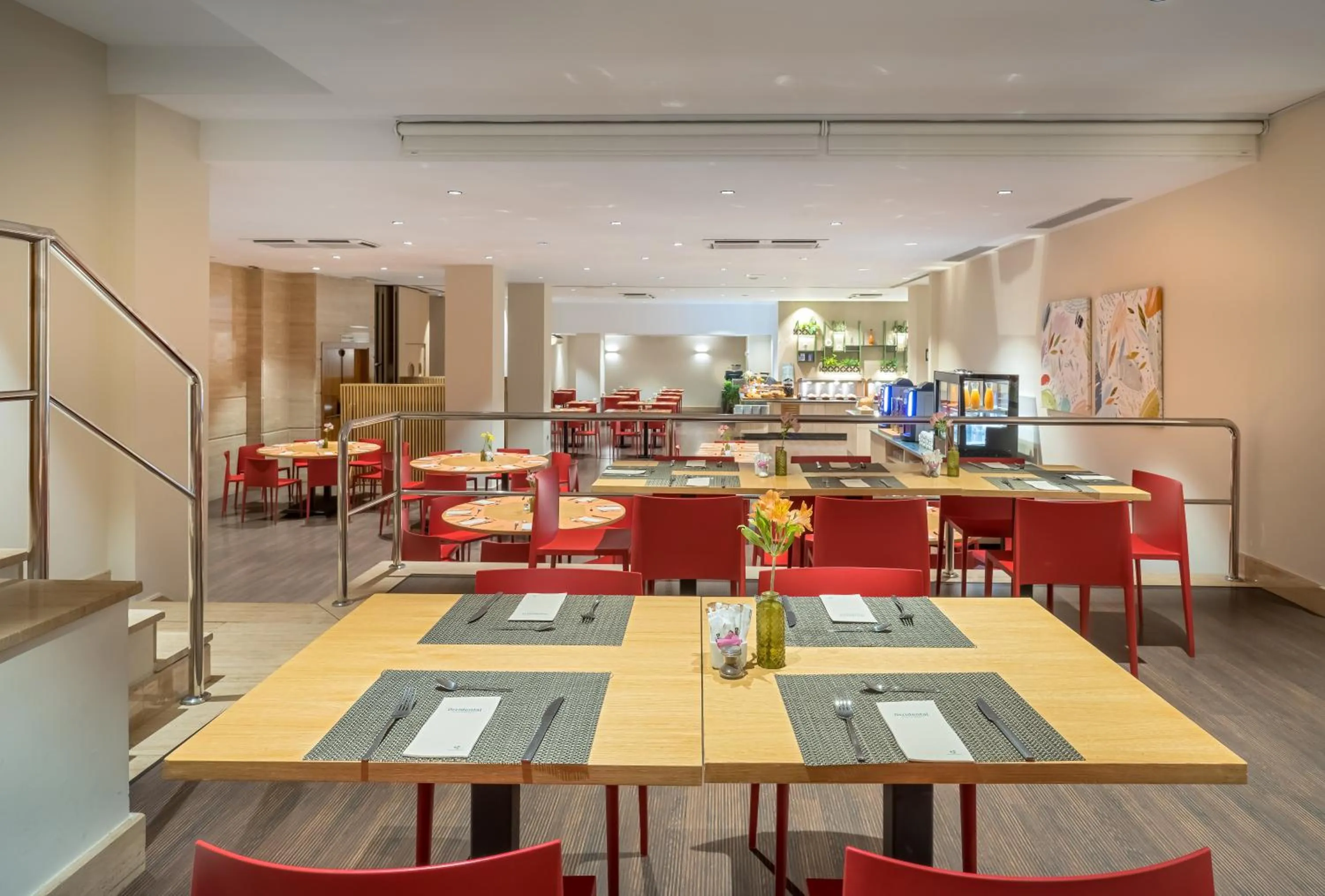 Restaurant/places to eat in Occidental Granada