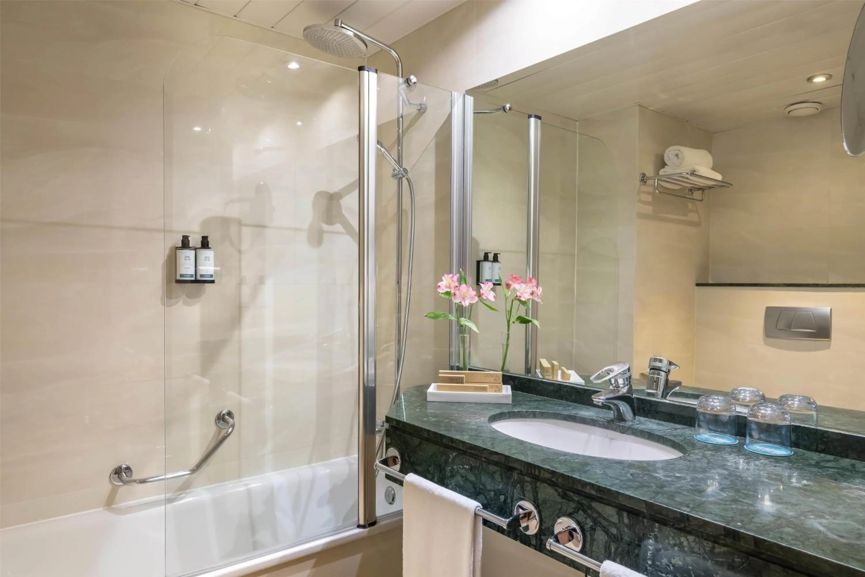 Bathroom in Occidental Granada