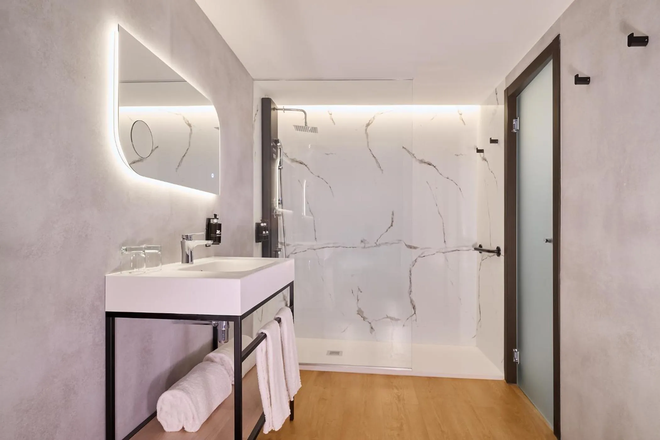 Shower in Gran Hotel Luna de Granada