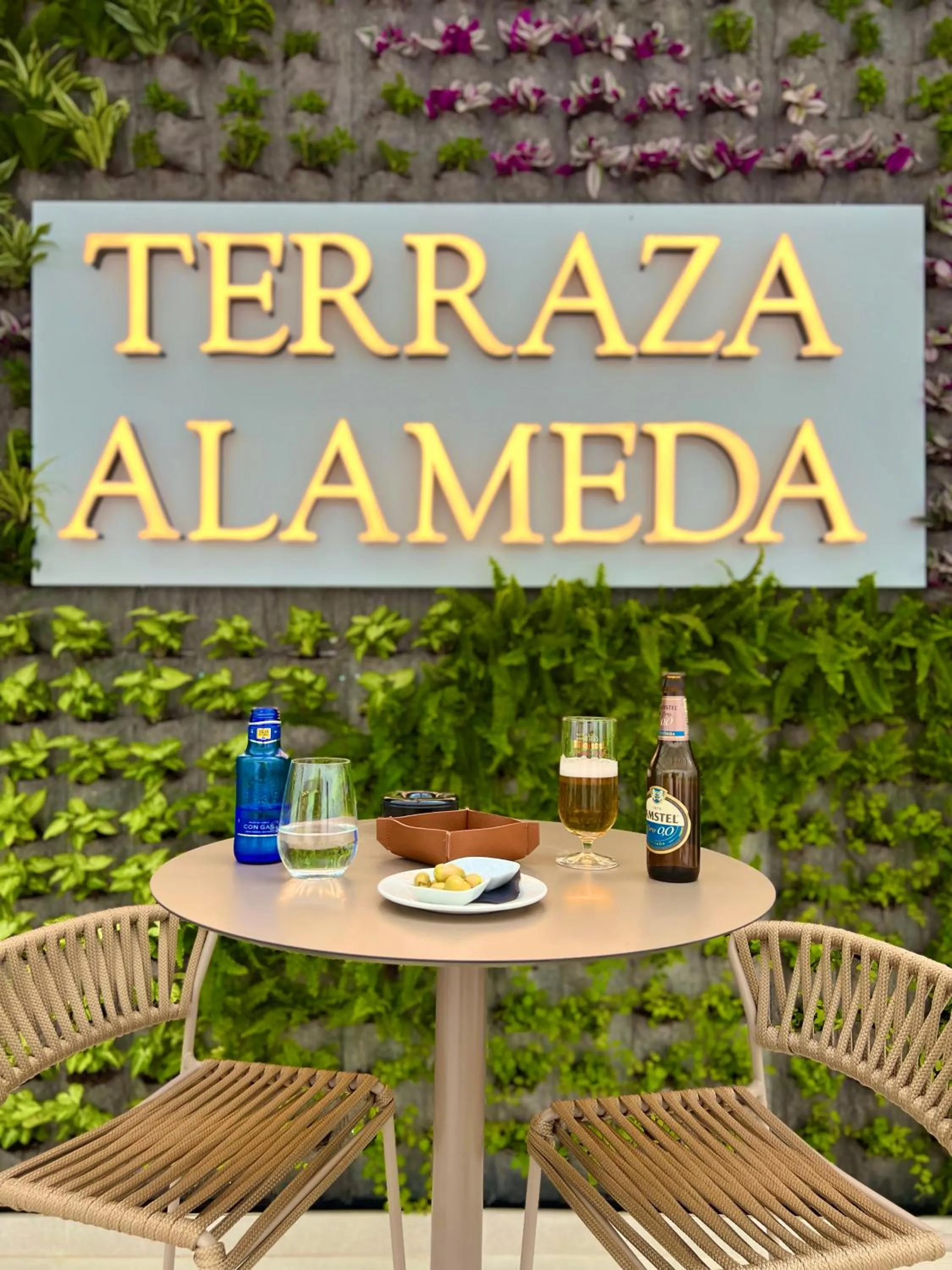 Restaurant/places to eat in Óbal Hotel Marbella