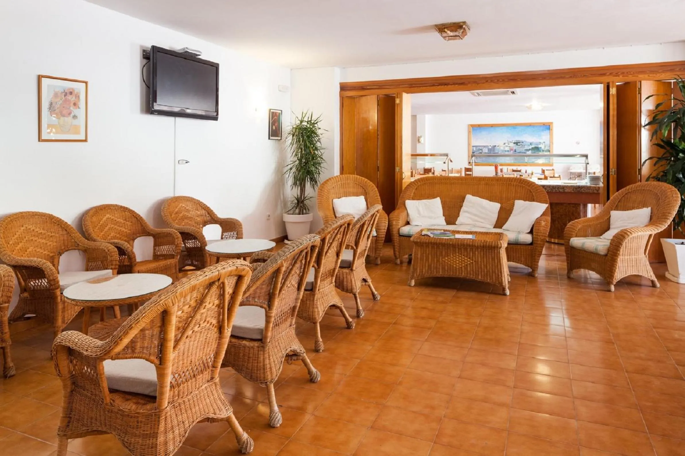 Restaurant/places to eat in Aparthotel Puerto Cala Vadella
