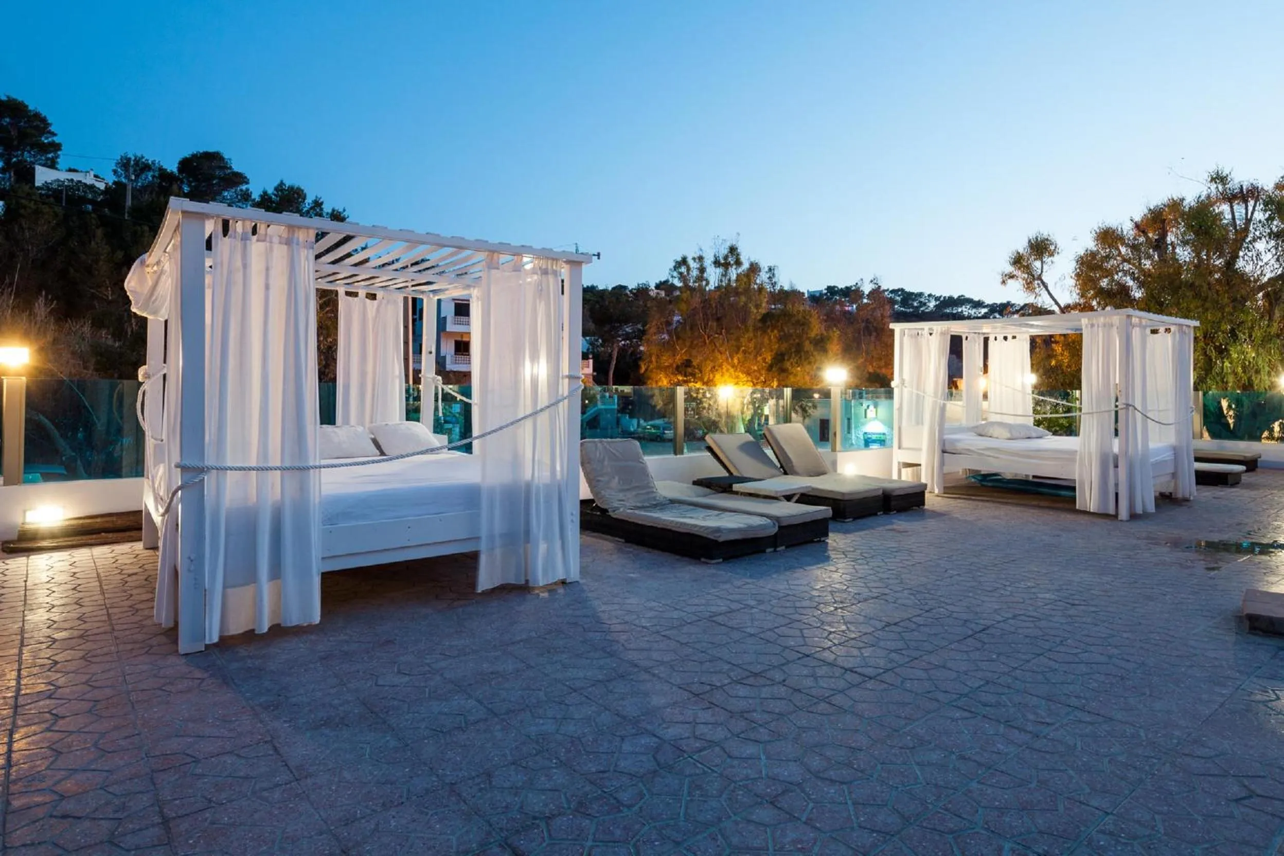 Swimming pool, Bed in Aparthotel Puerto Cala Vadella
