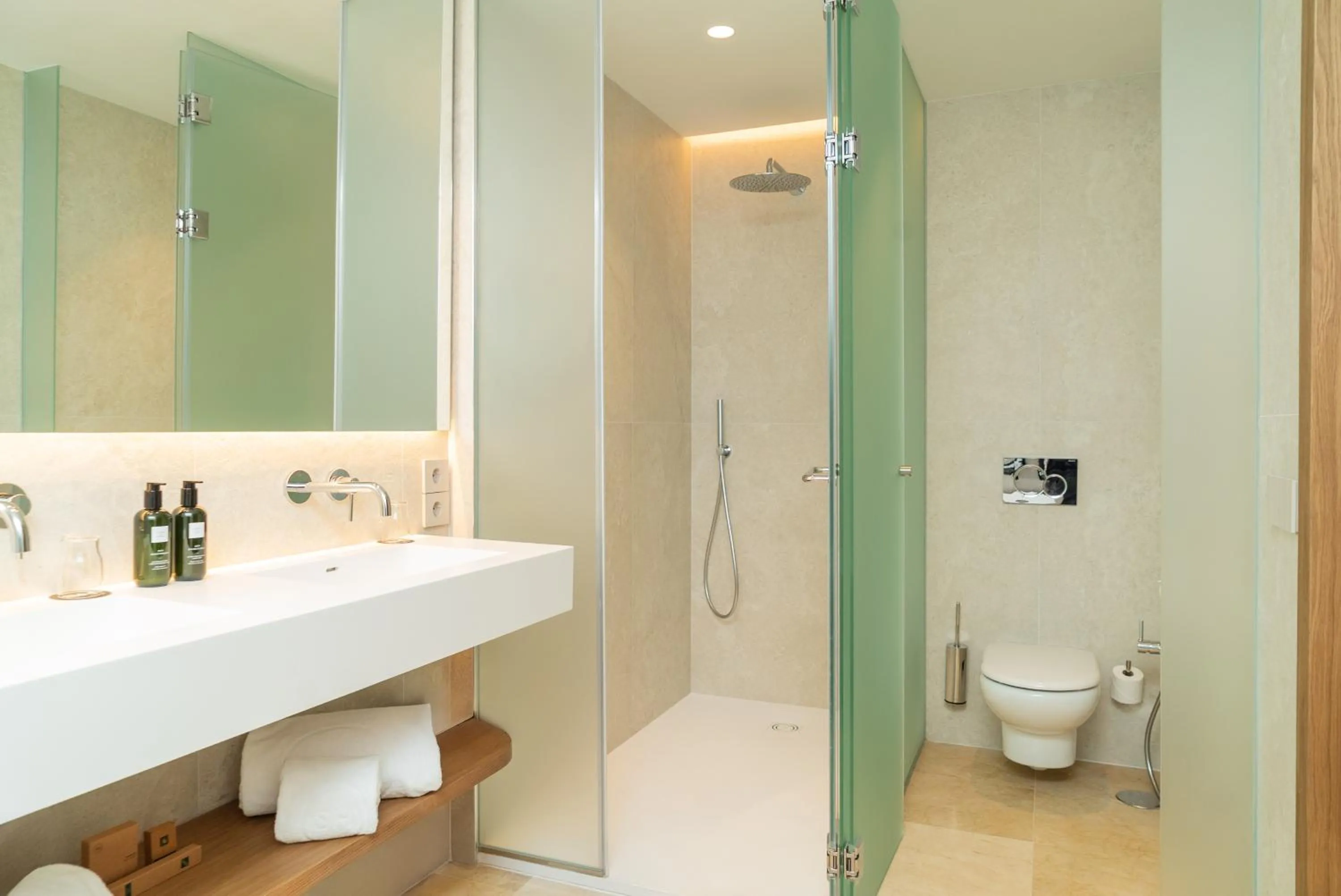 Shower in SH Villa Gadea