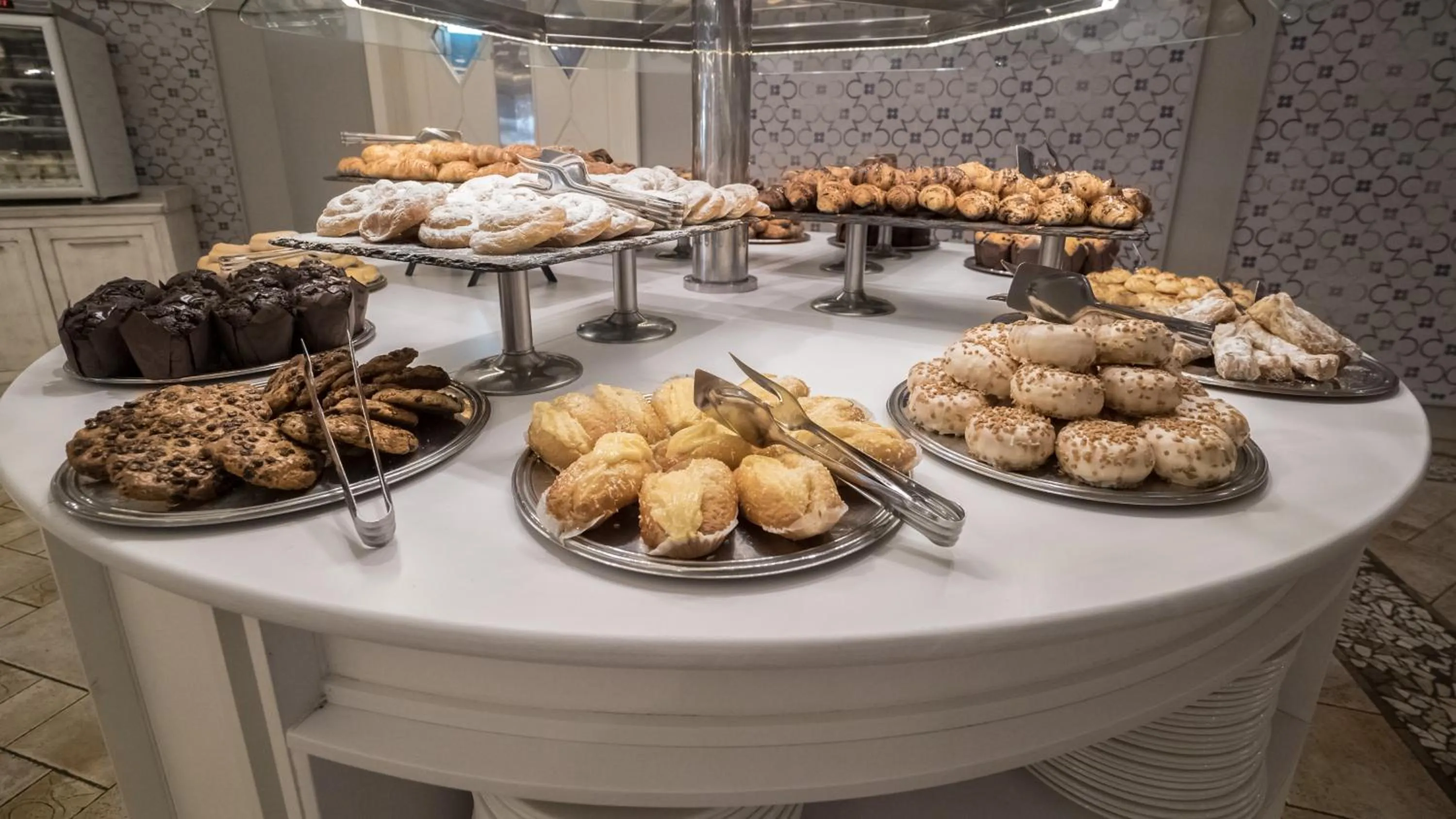 Breakfast in SH Villa Gadea