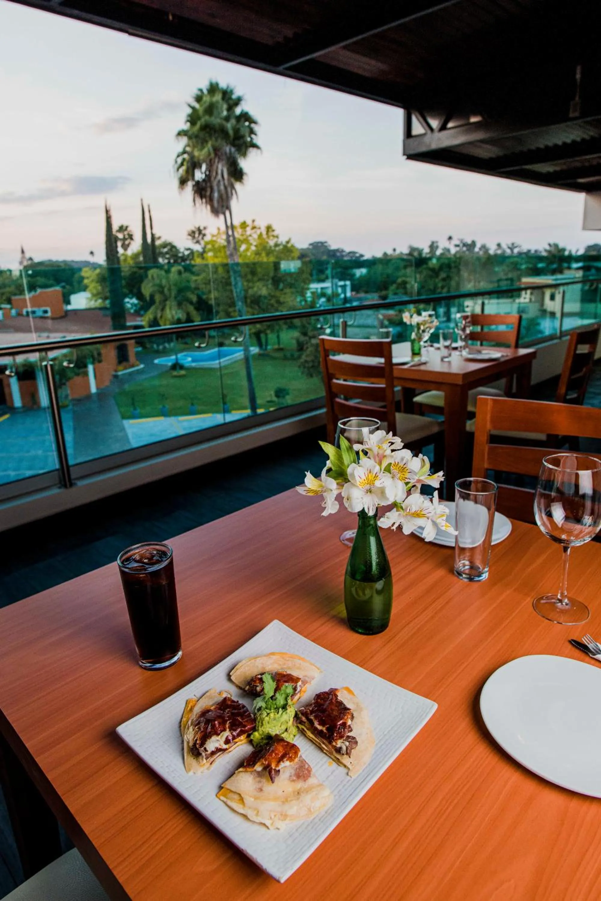 Restaurant/places to eat in Hotel La Querencia