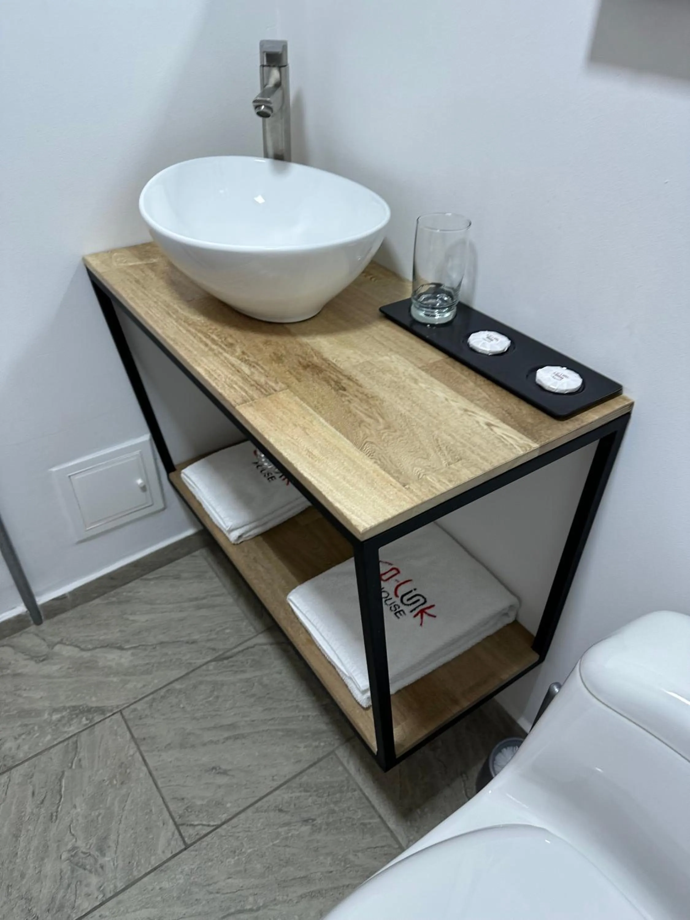 Shower in CoLinkHouse Hotel