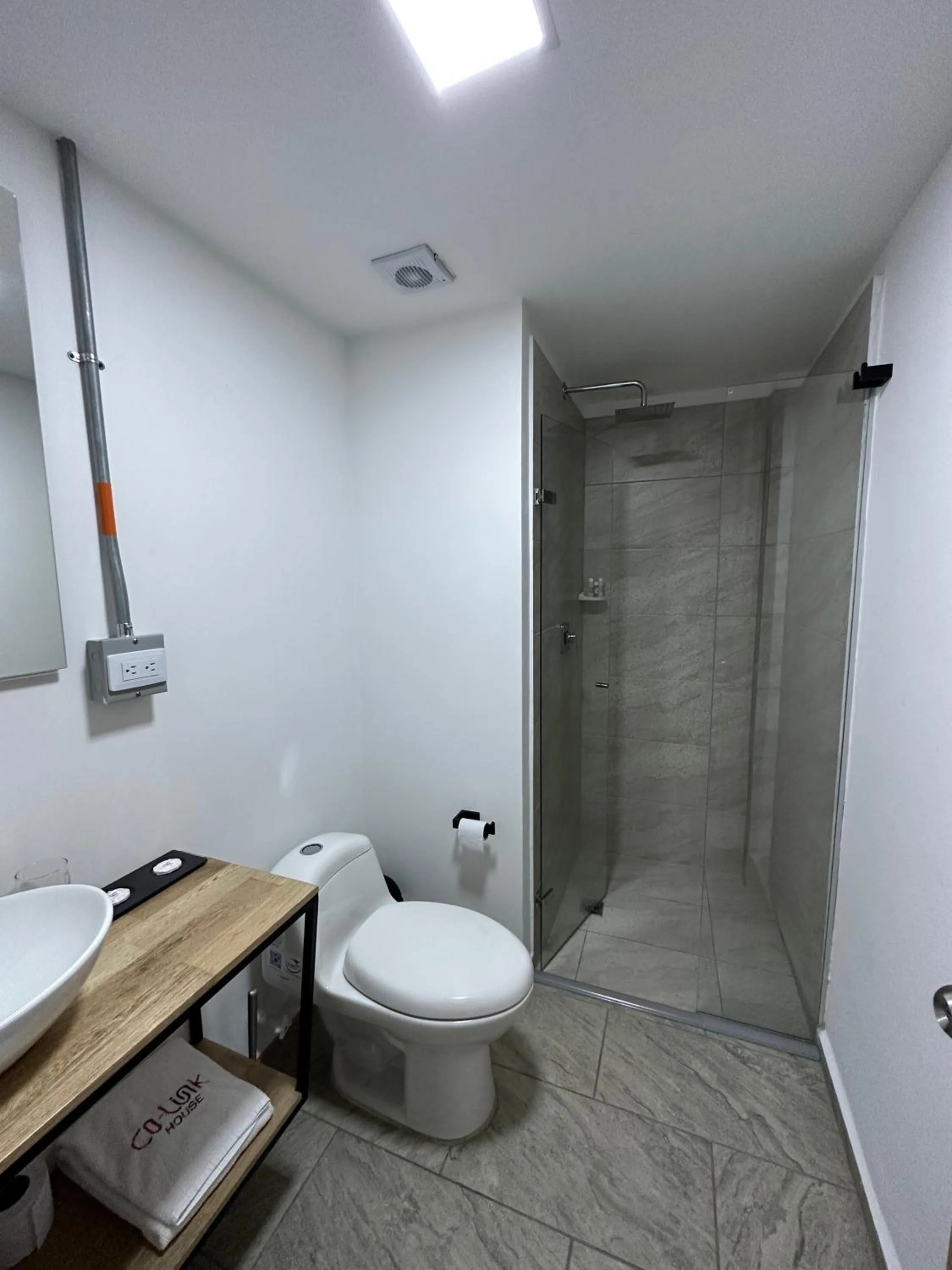 Shower in CoLinkHouse Hotel