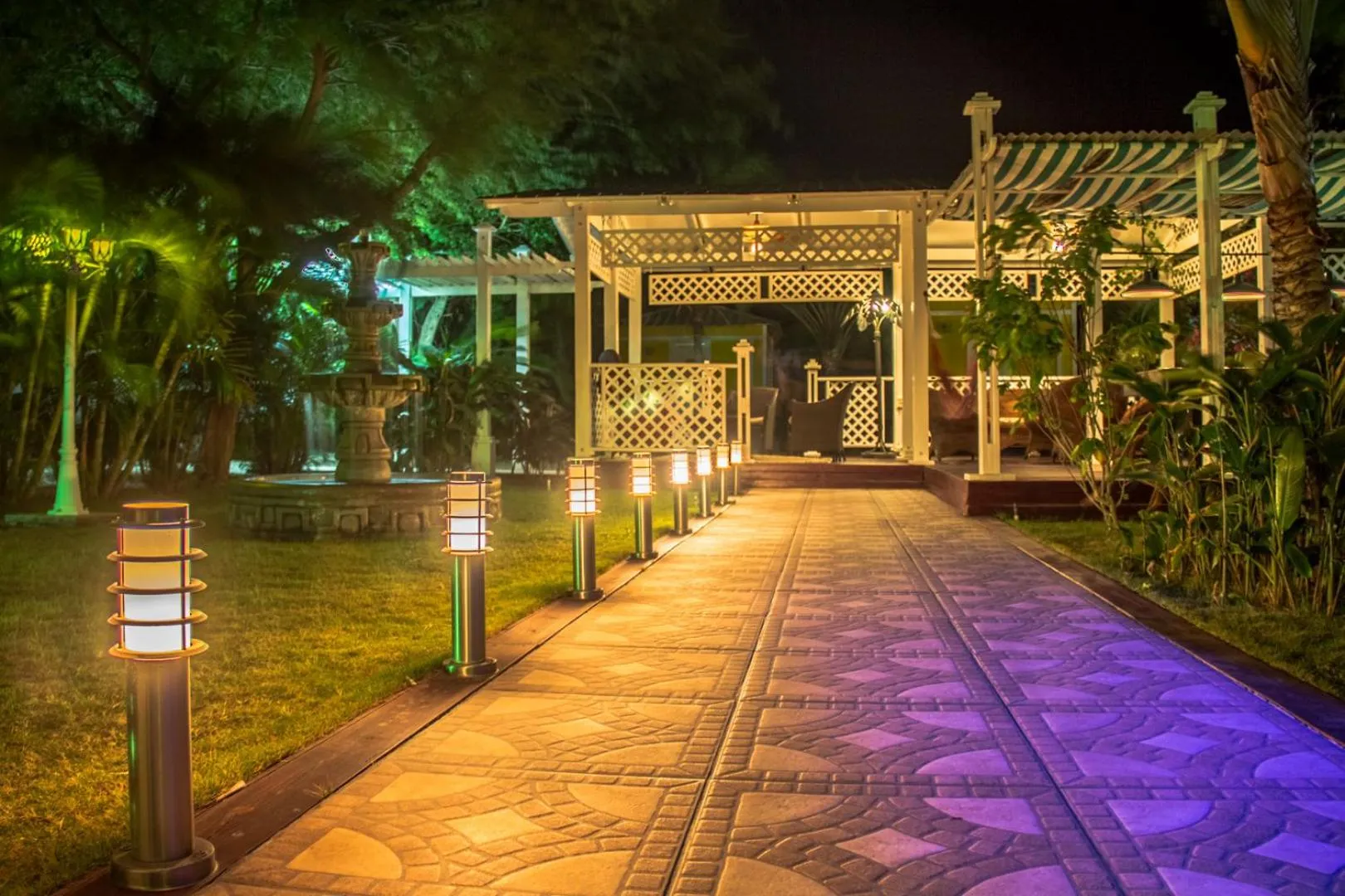 Night in HOTEL CASA AMARILLA et RESTAURANT