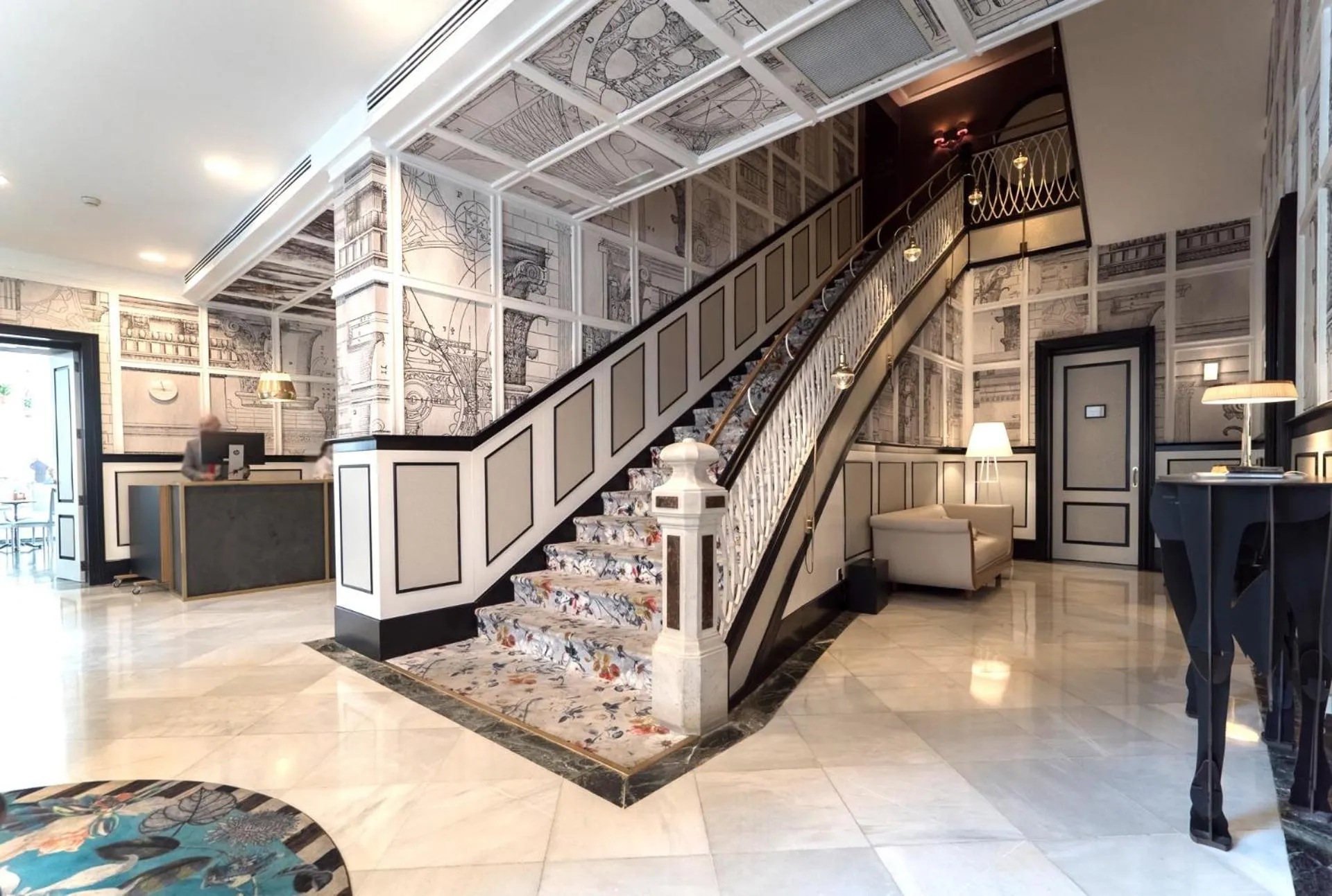 Lobby or reception in SH Ingles Boutique Hotel