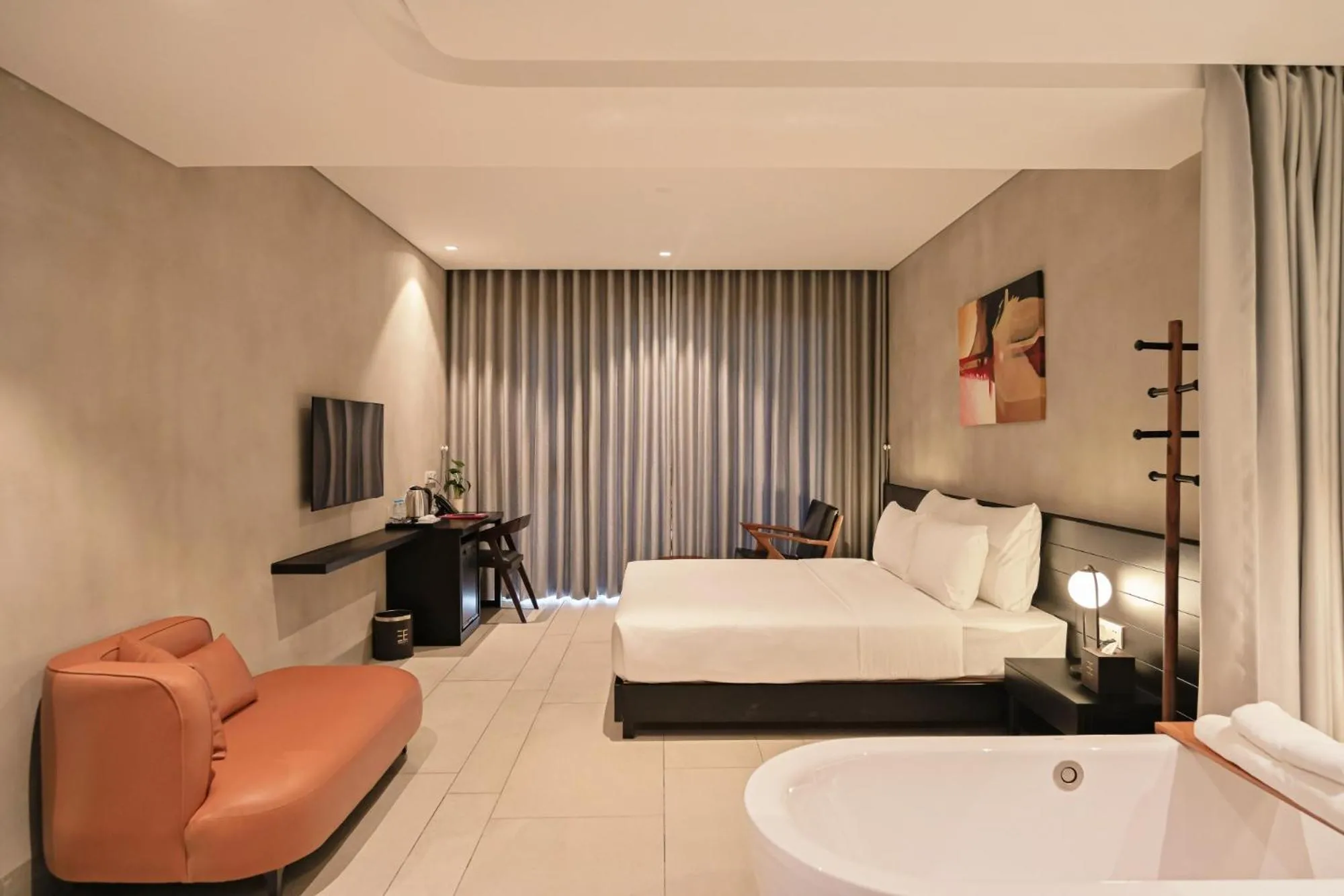 Bed in Triple E Hotel Metro Ben Thanh