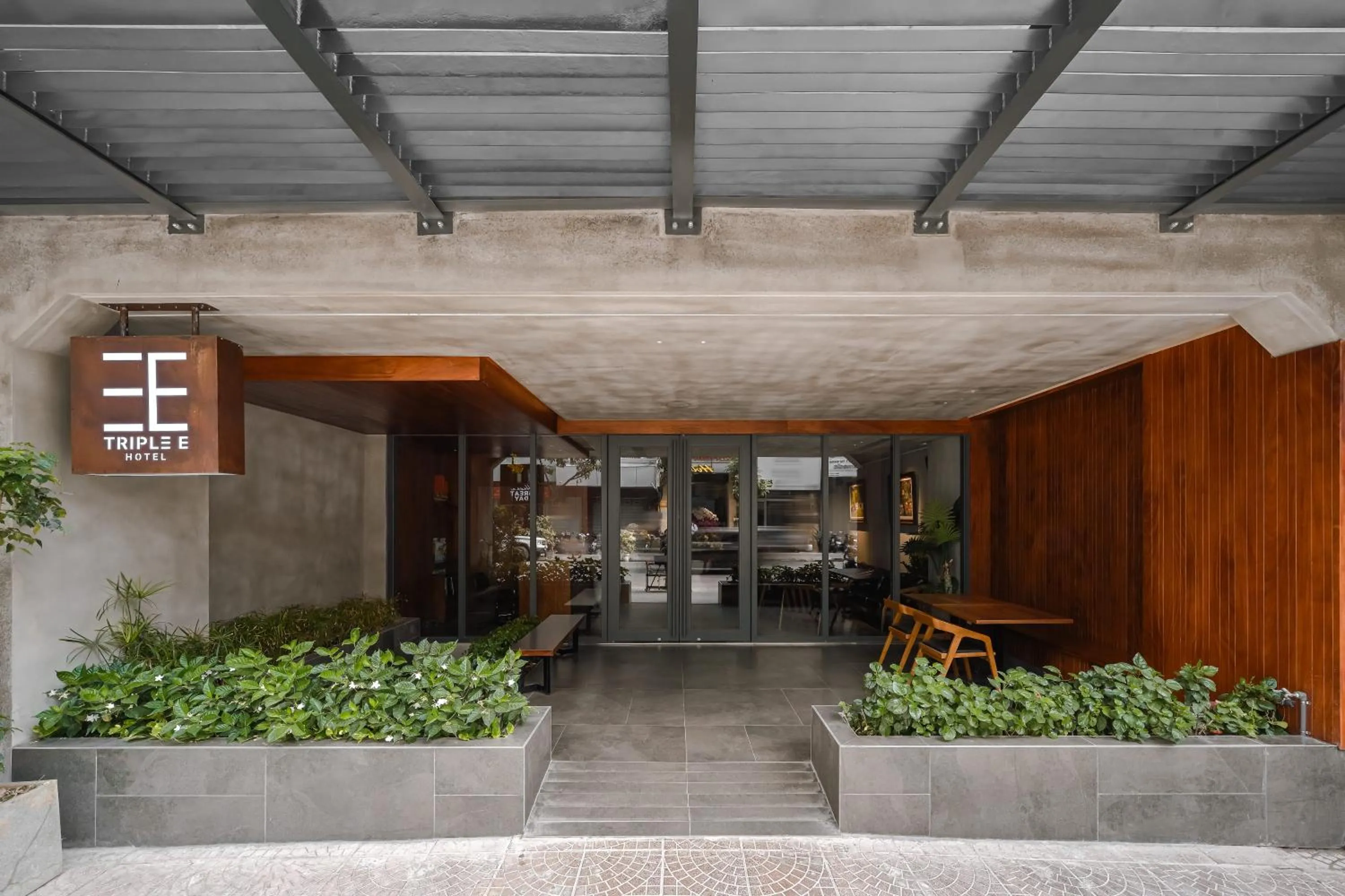 Facade/entrance in Triple E Hotel Metro Ben Thanh