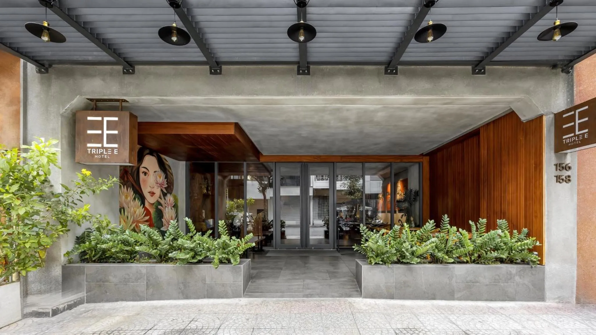 Facade/entrance in Triple E Hotel Metro Ben Thanh