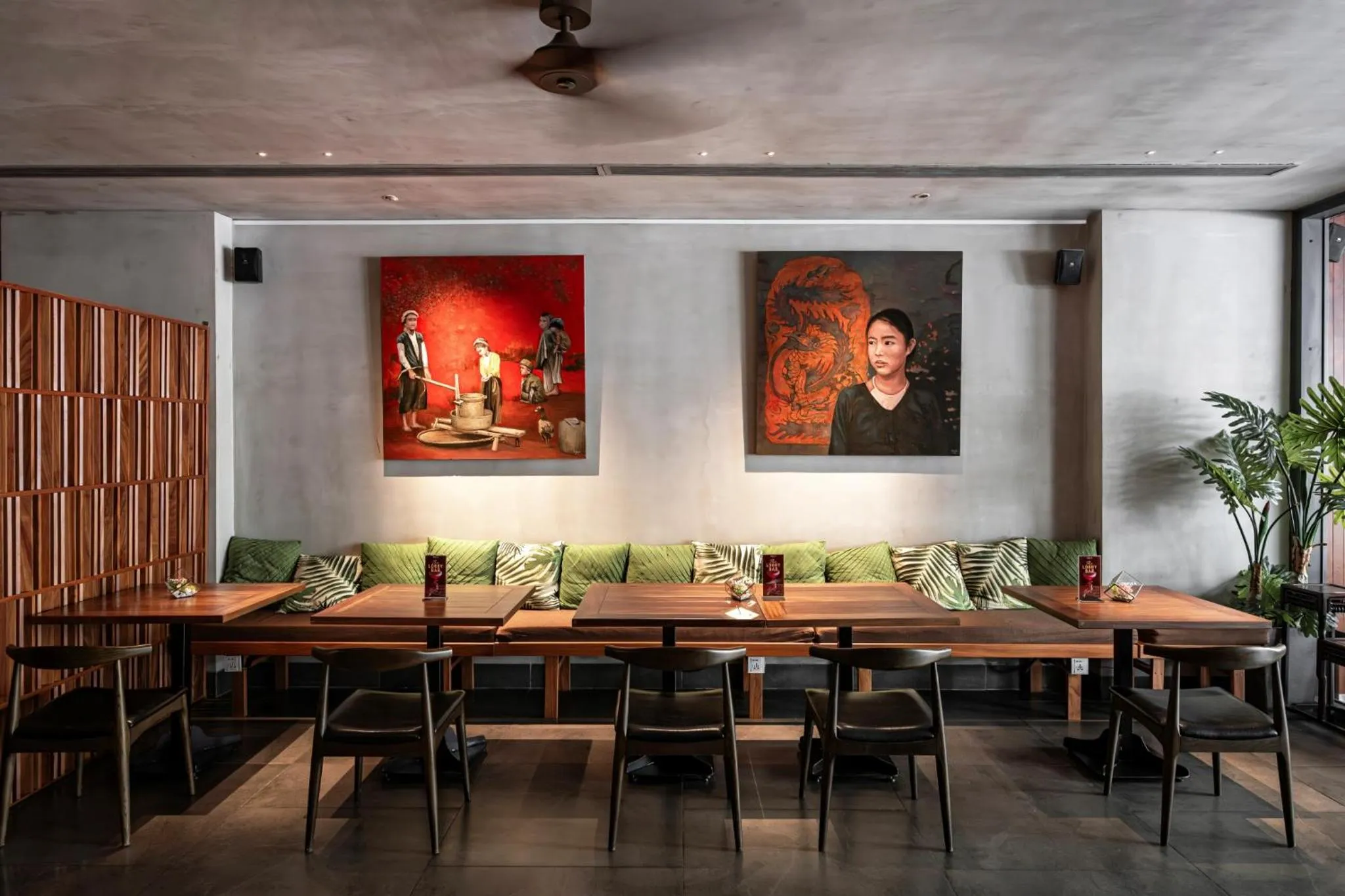 Seating area in Triple E Hotel Metro Ben Thanh