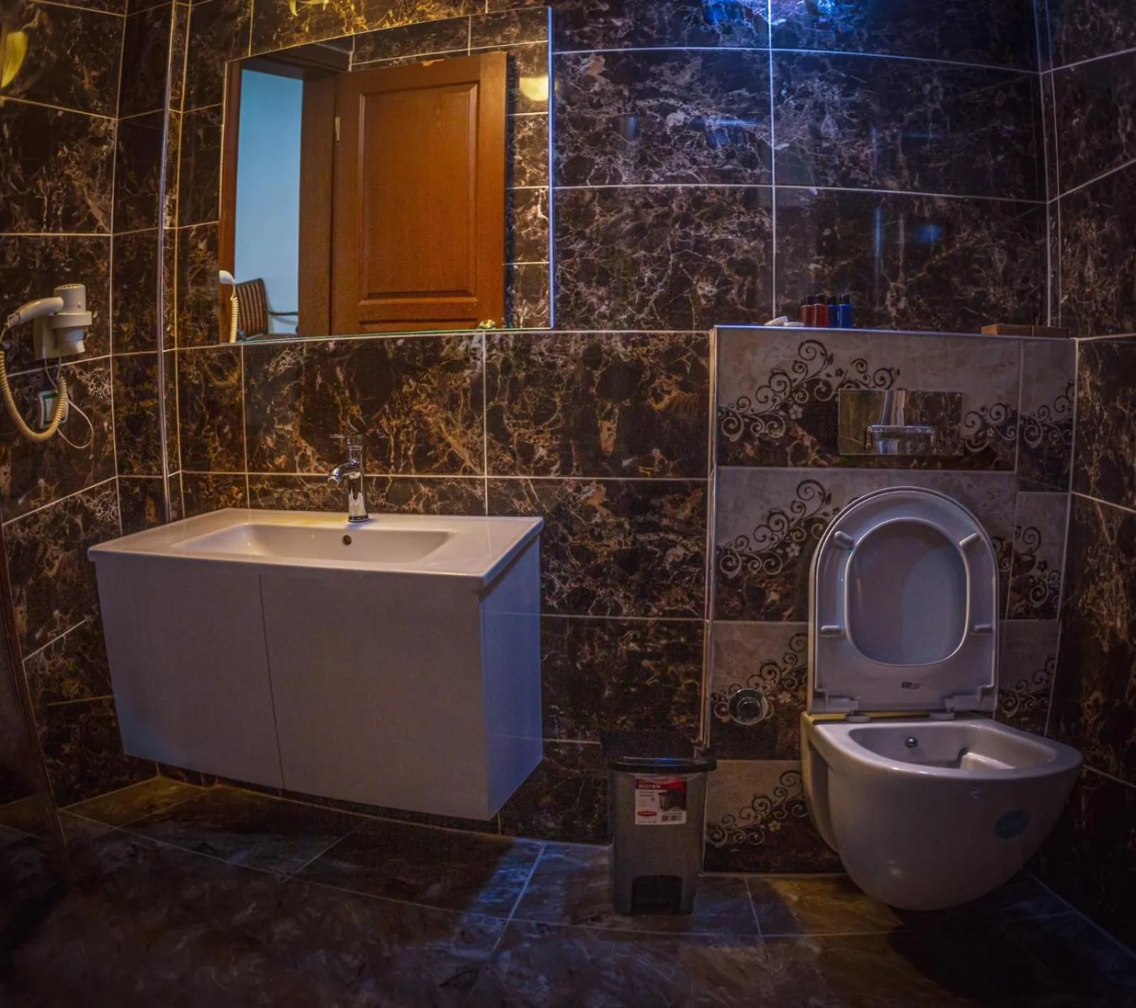 Bathroom in Istanbul Irish Hotel