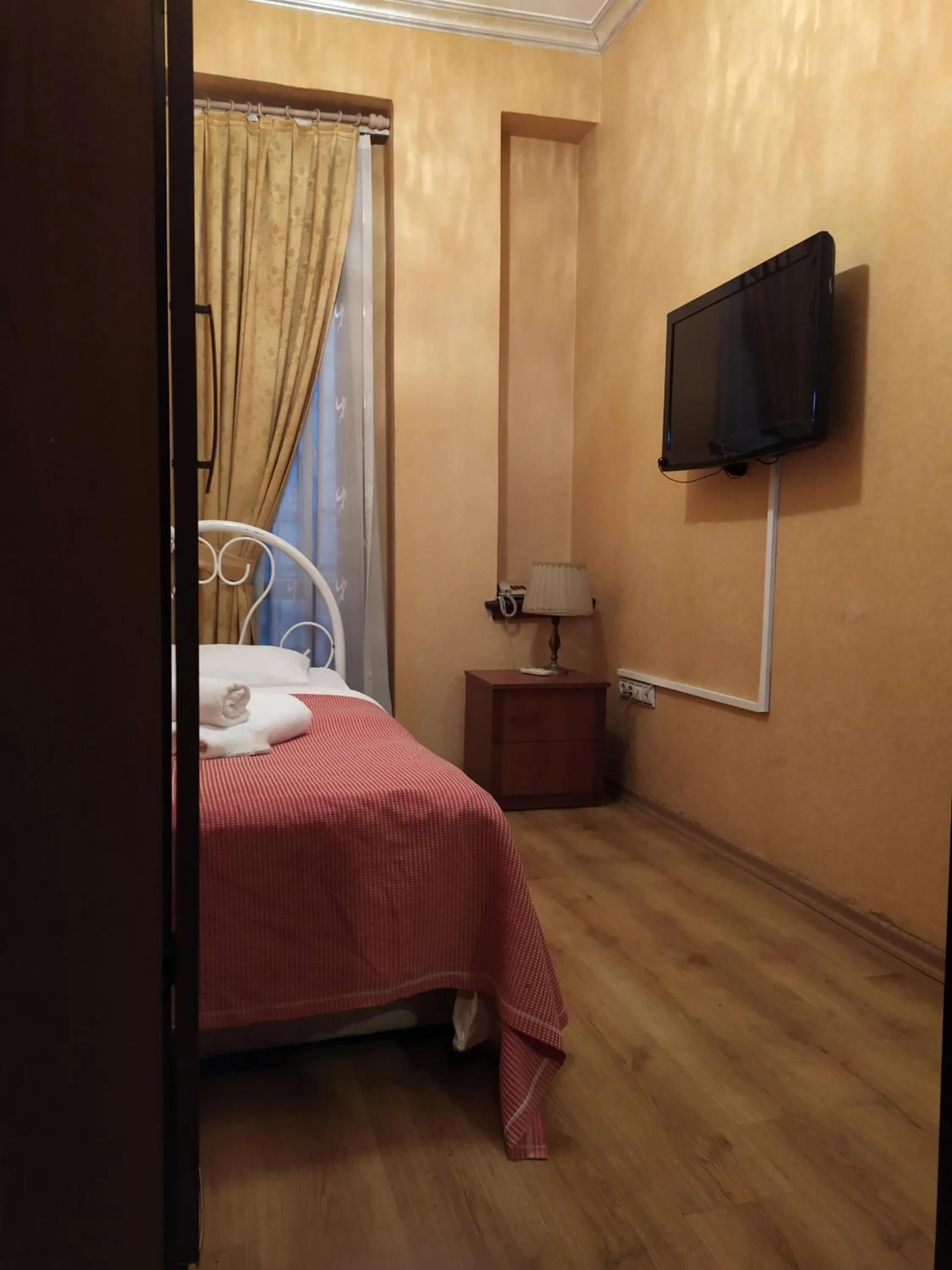 Bed in Istanbul Irish Hotel