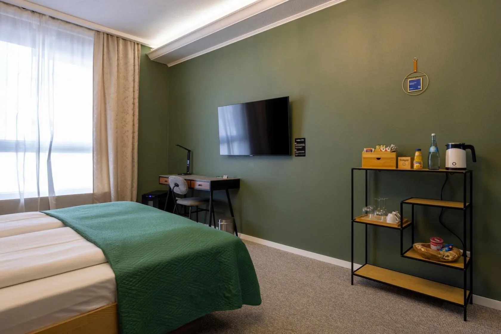 TV and multimedia, Bed in Hotel Residenz Luxury - Outletcity - Parken - Klima - 24h Check-In