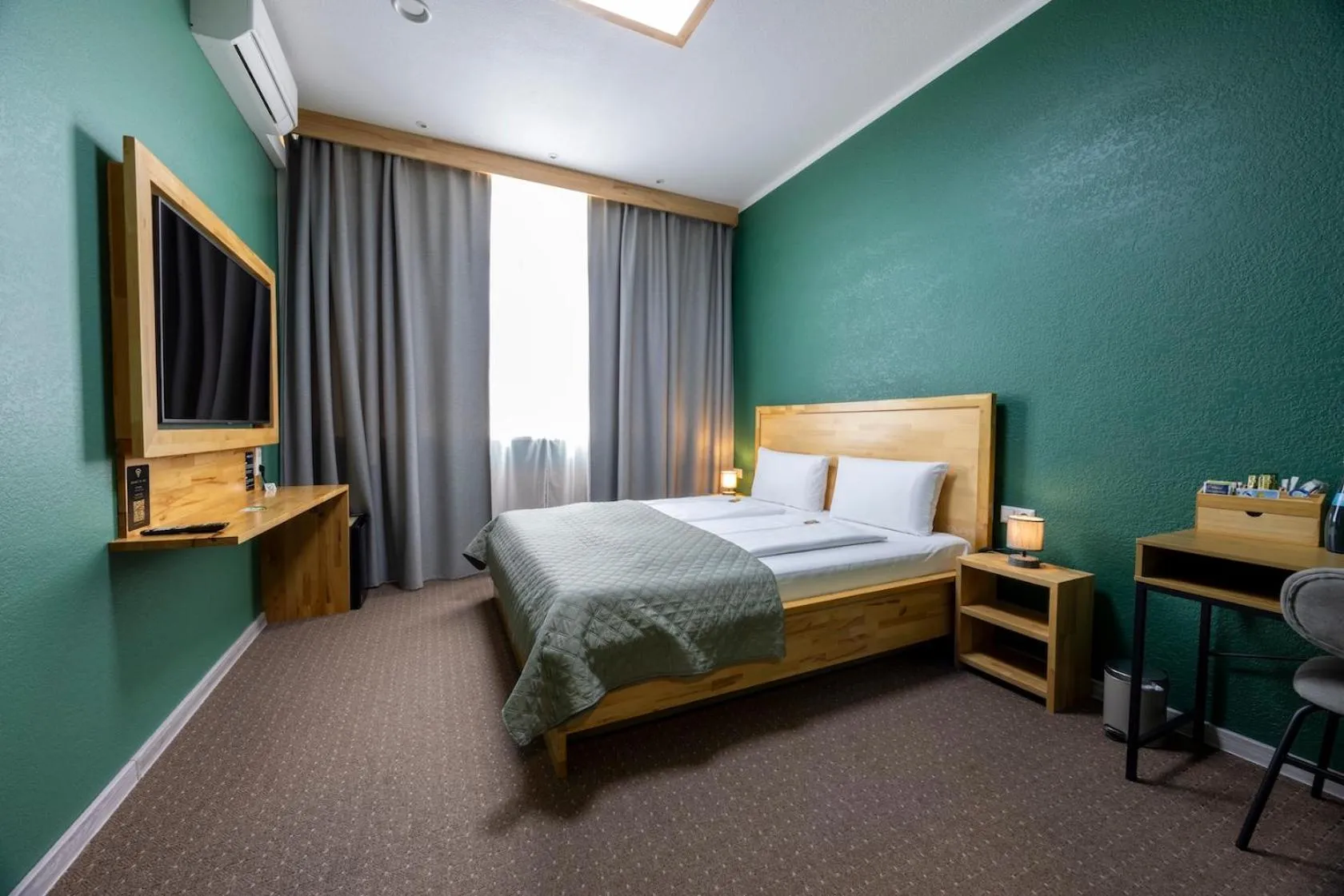 Bed in Hotel Residenz Luxury - Outletcity - Parken - Klima - 24h Check-In