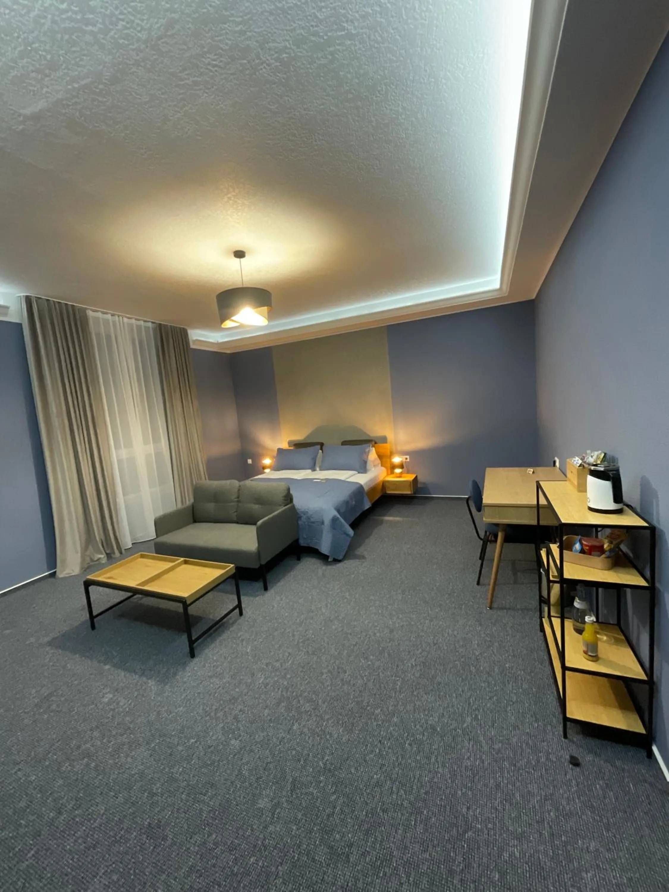 TV and multimedia, Bed in Hotel Residenz Luxury - Outletcity - Parken - Klima - 24h Check-In