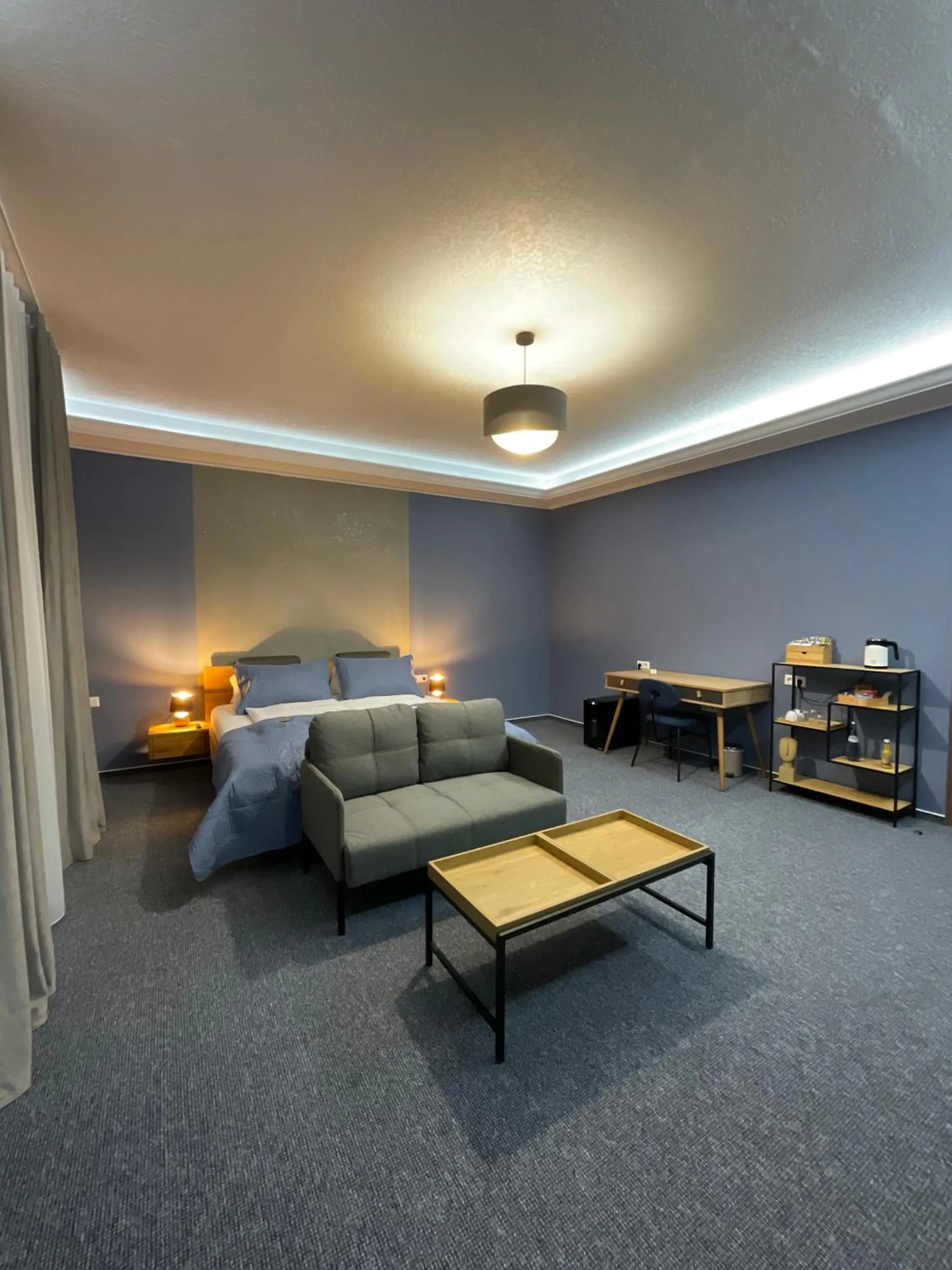 Bed in Hotel Residenz Luxury - Outletcity - Parken - Klima - 24h Check-In