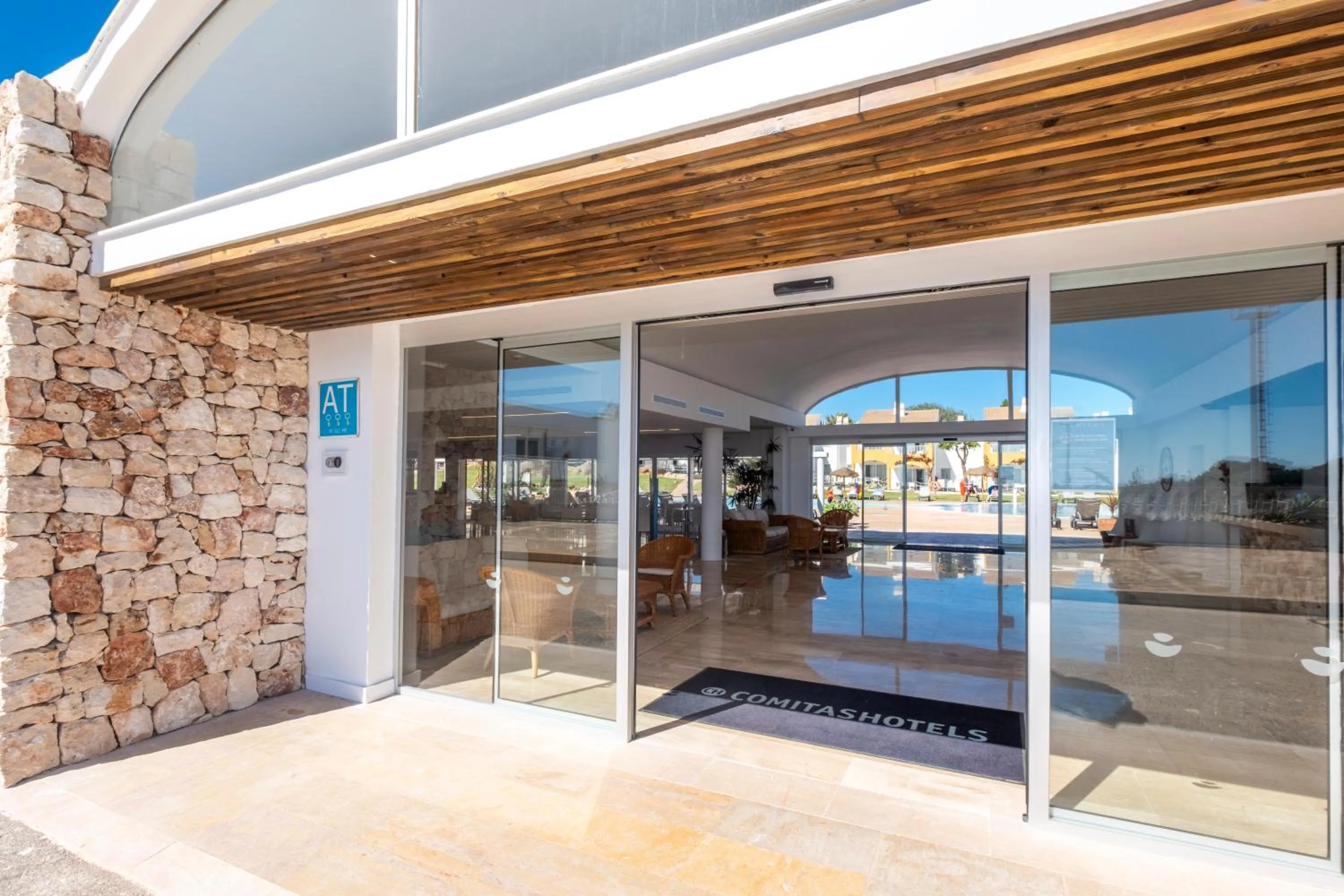 Property building in Comitas Isla del Aire