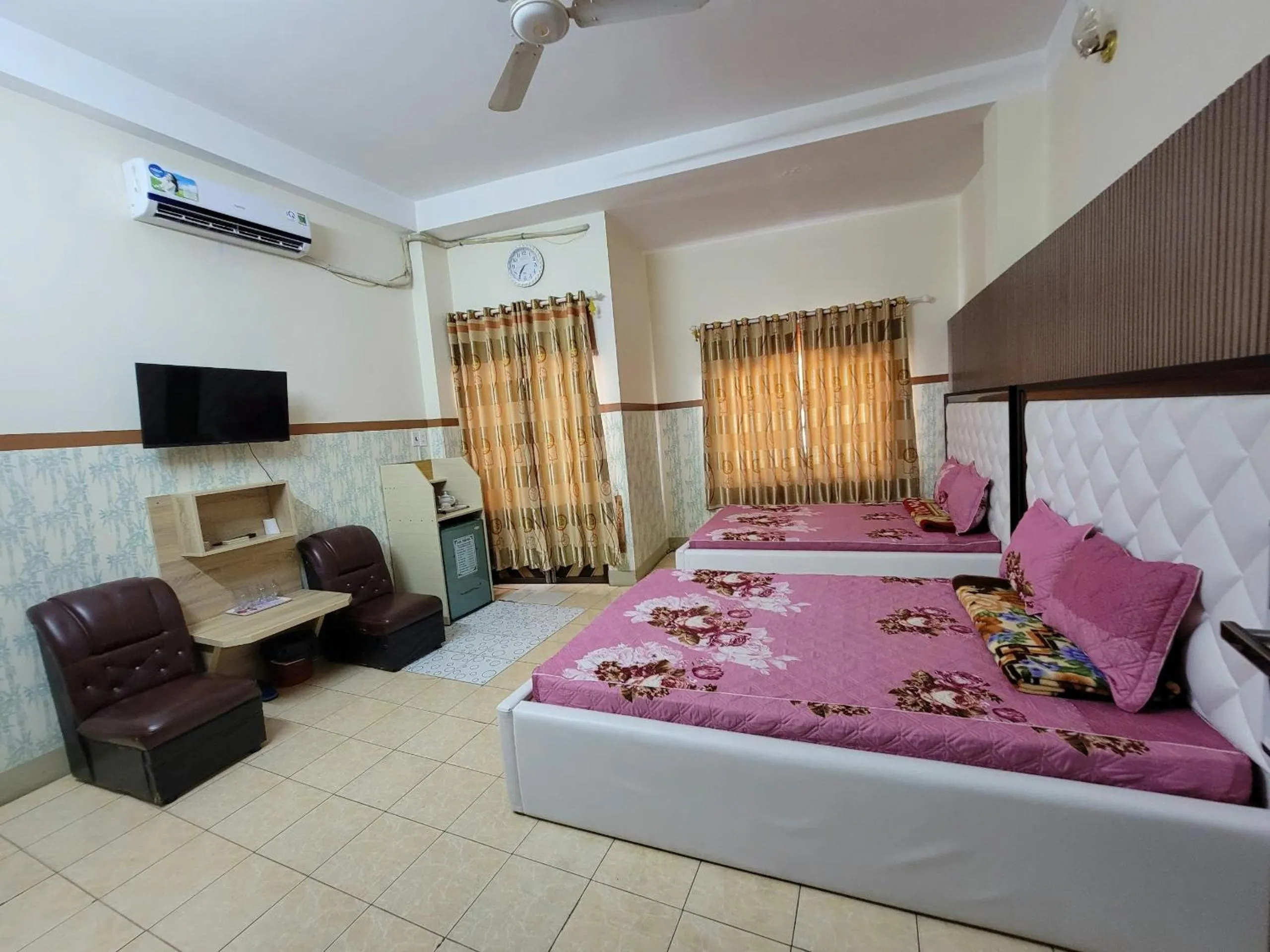 Photo of the whole room, Bed in Thiên Nga Hotel